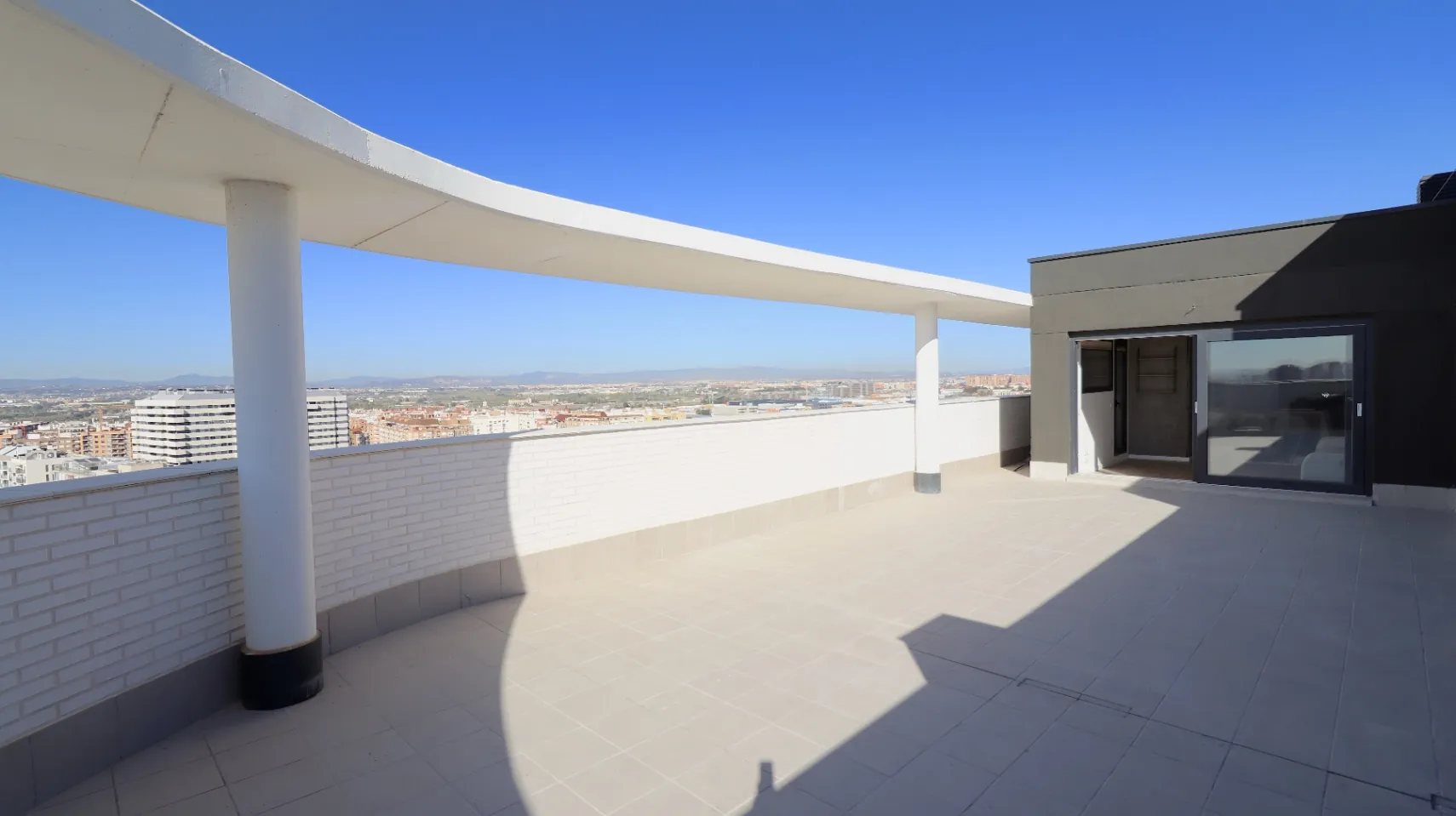 Ático moderno en Safranar con piscina y amplia terraza