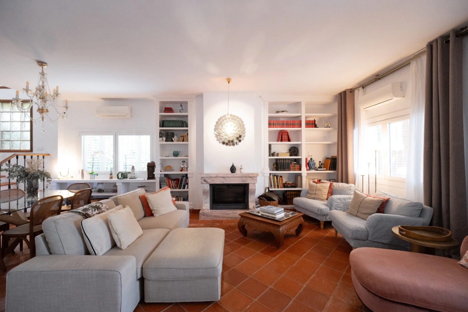 Chalet exclusivo con gran parcela y piscina junto a La Eliana, Valencia