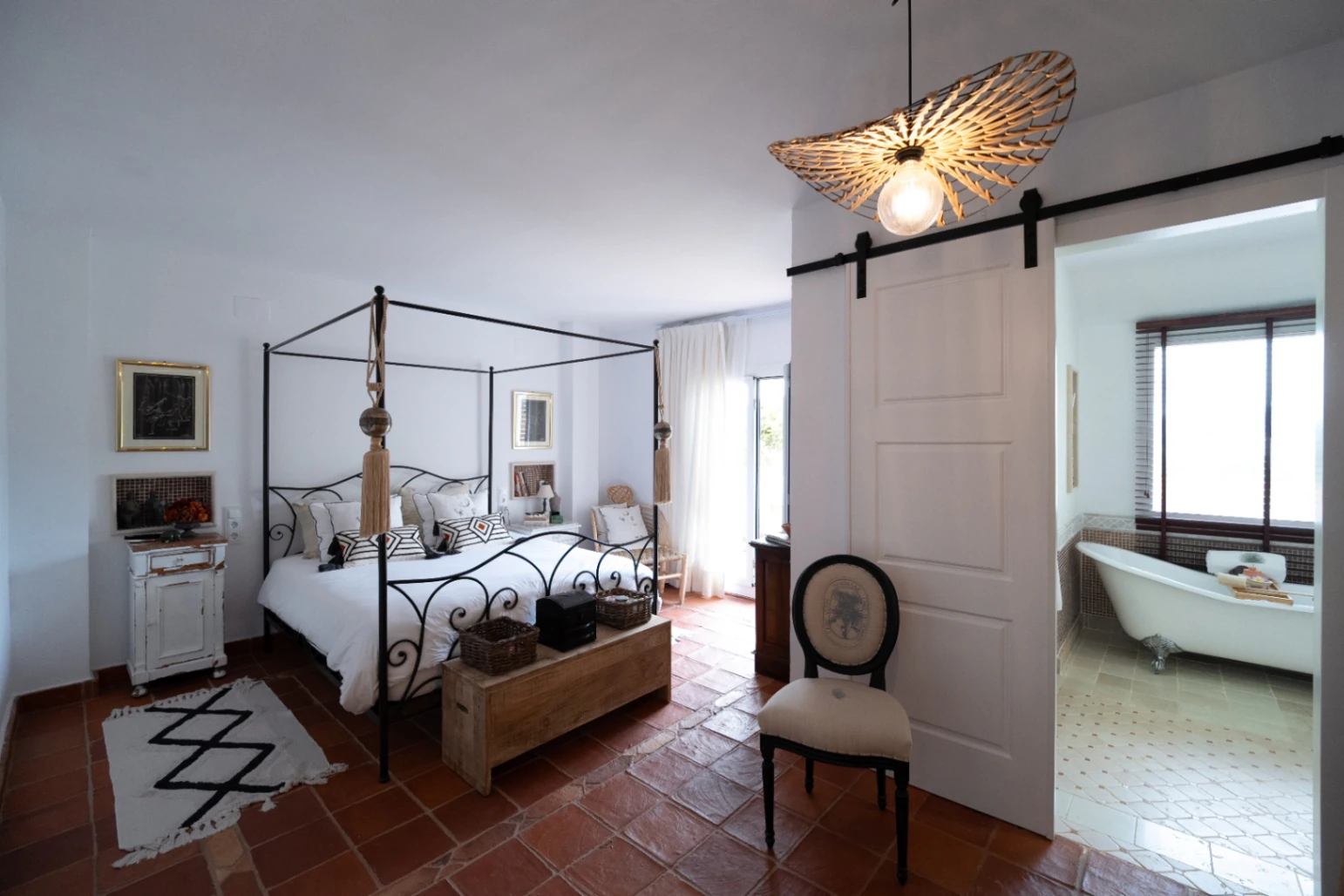 Chalet exclusivo con gran parcela y piscina junto a La Eliana, Valencia