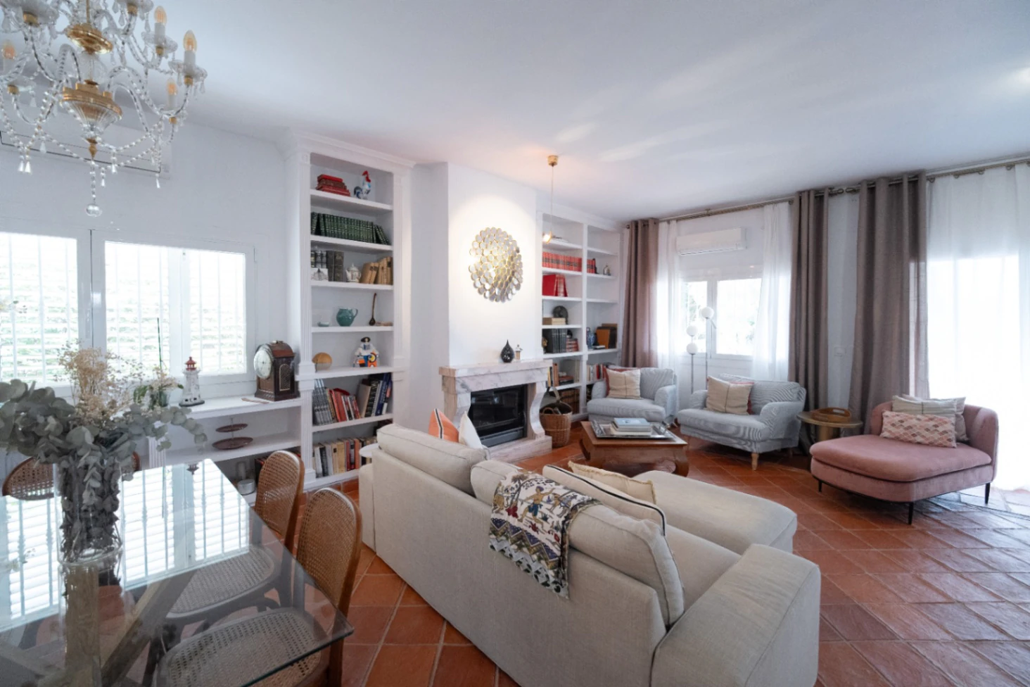 Chalet exclusivo con gran parcela y piscina junto a La Eliana, Valencia