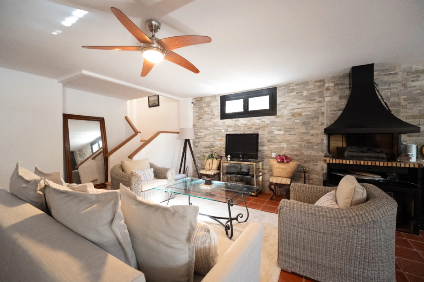Chalet exclusivo con gran parcela y piscina junto a La Eliana, Valencia