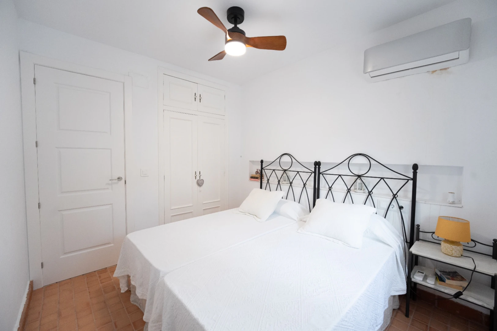 Chalet exclusivo con gran parcela y piscina junto a La Eliana, Valencia