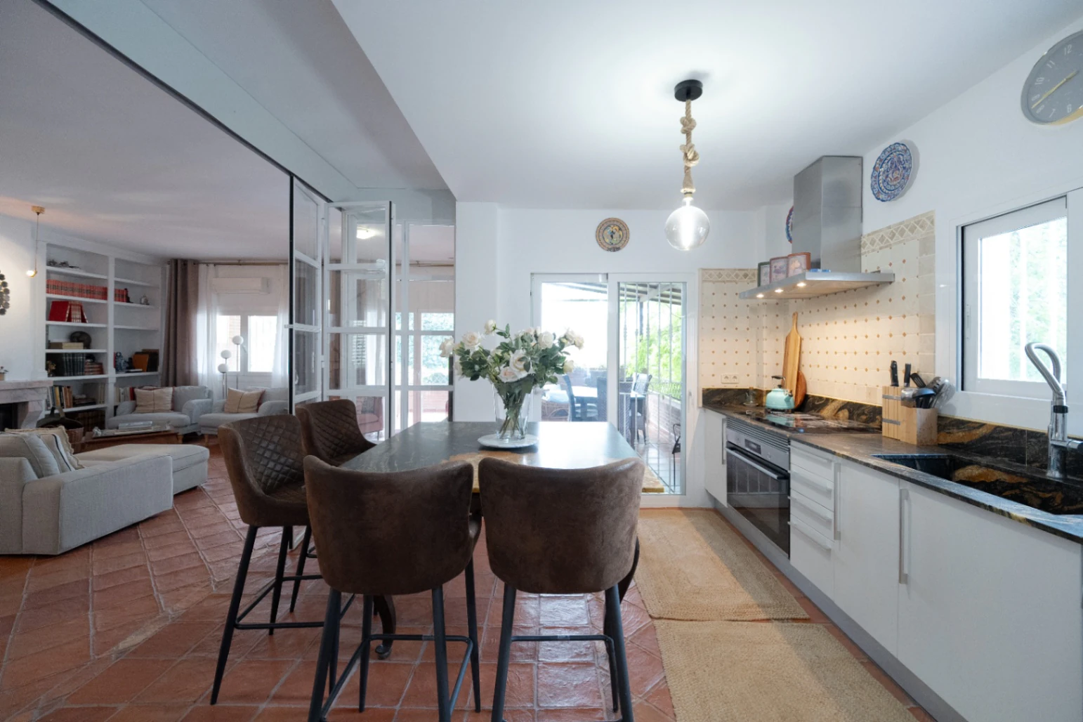 Chalet exclusivo con gran parcela y piscina junto a La Eliana, Valencia