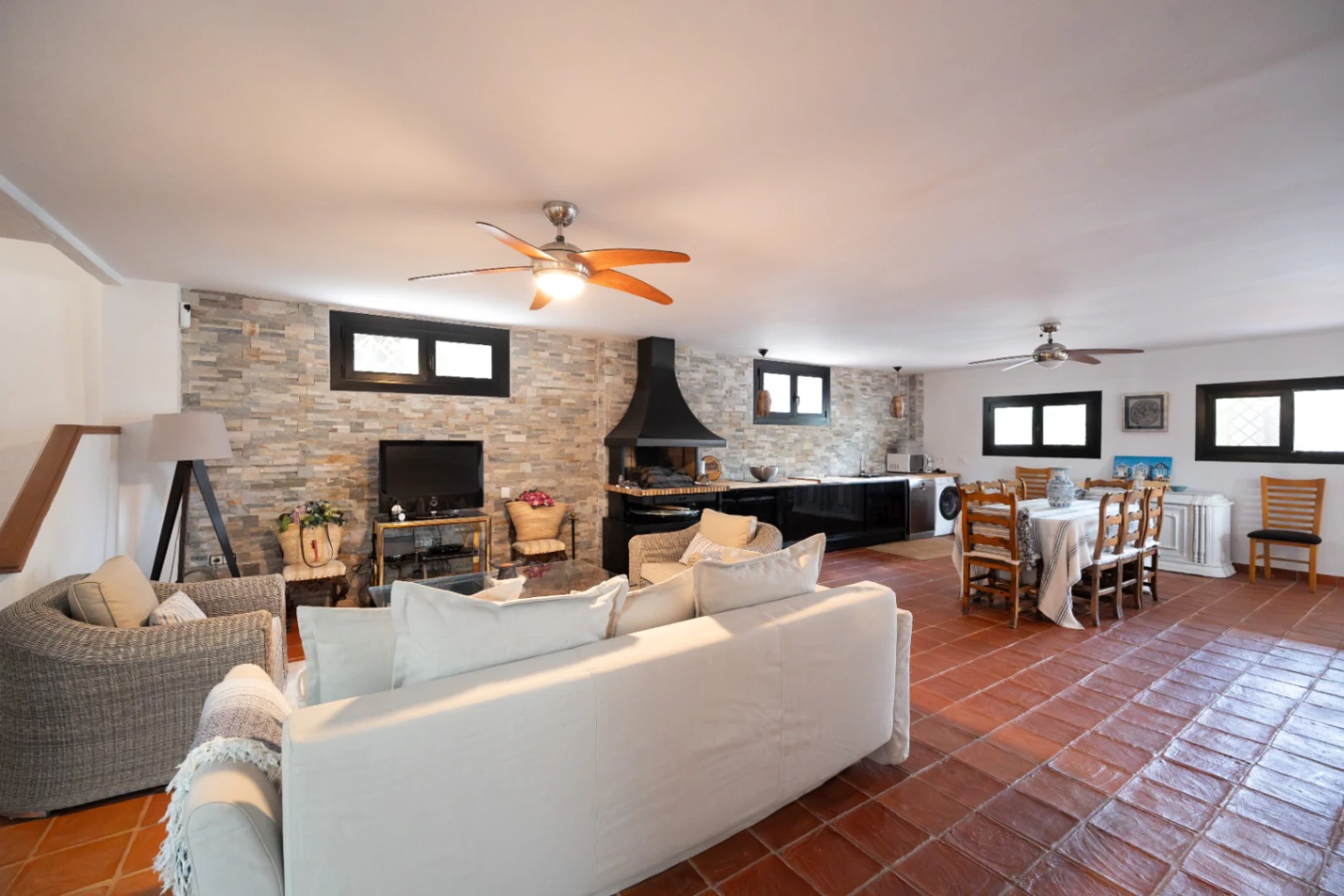 Chalet exclusivo con gran parcela y piscina junto a La Eliana, Valencia