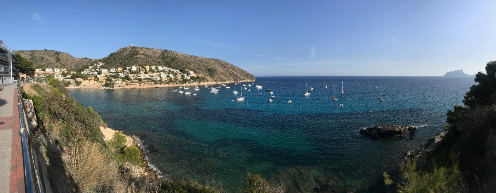 Preciosa Villa Contemporánea con vistas al mar en Moraira