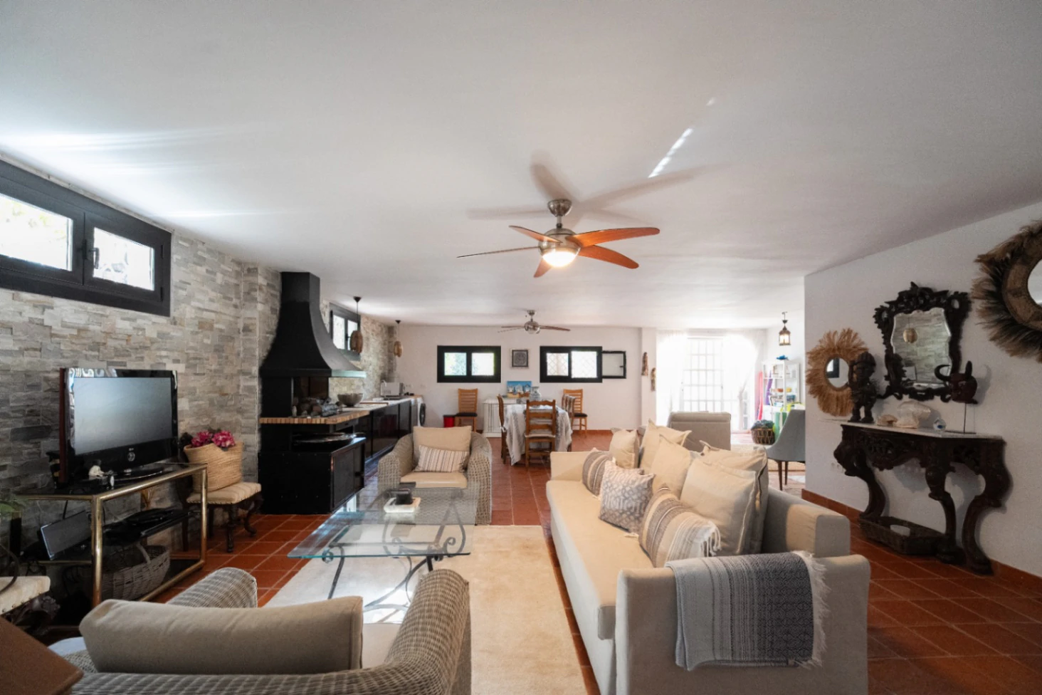 Chalet exclusivo con gran parcela y piscina junto a La Eliana, Valencia