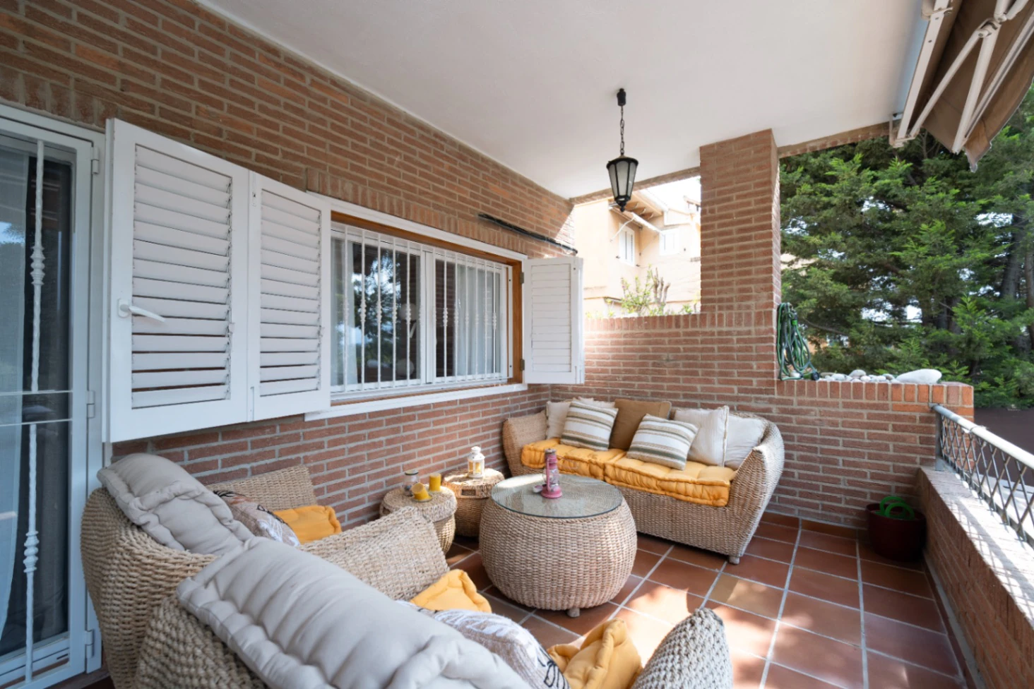 Chalet exclusivo con gran parcela y piscina junto a La Eliana, Valencia