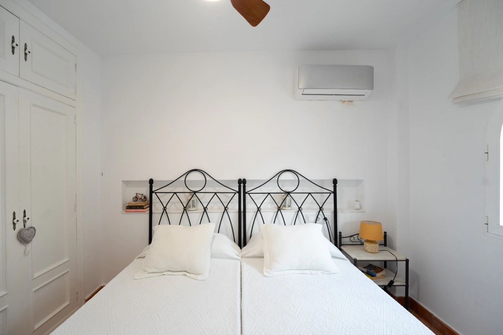 Chalet exclusivo con gran parcela y piscina junto a La Eliana, Valencia