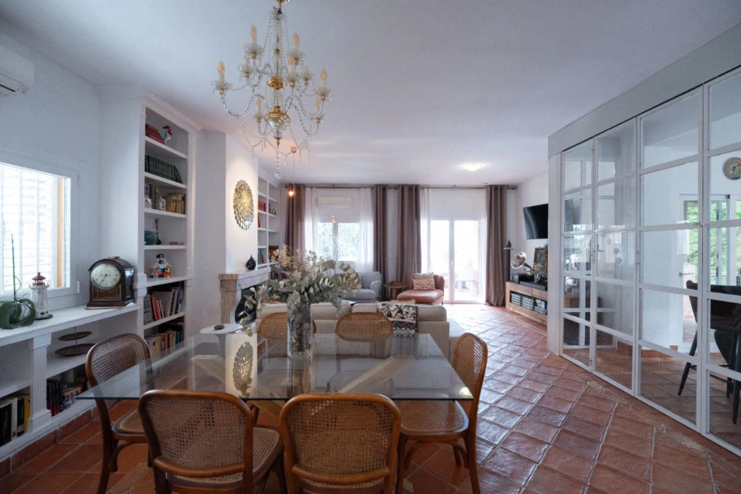 Chalet exclusivo con gran parcela y piscina junto a La Eliana, Valencia