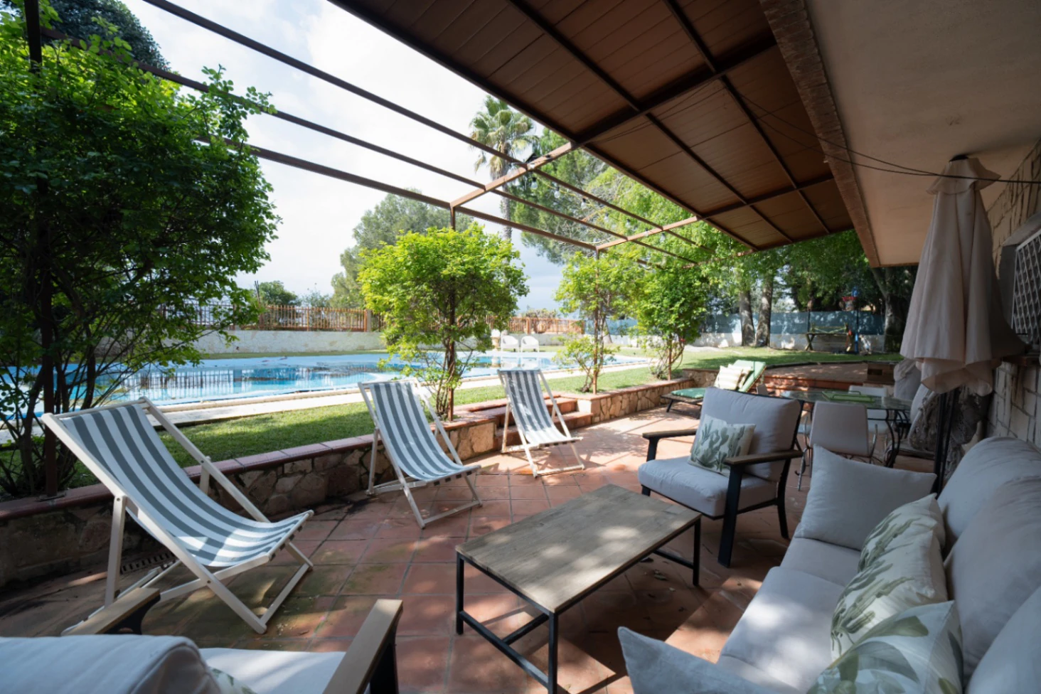 Chalet exclusivo con gran parcela y piscina junto a La Eliana, Valencia
