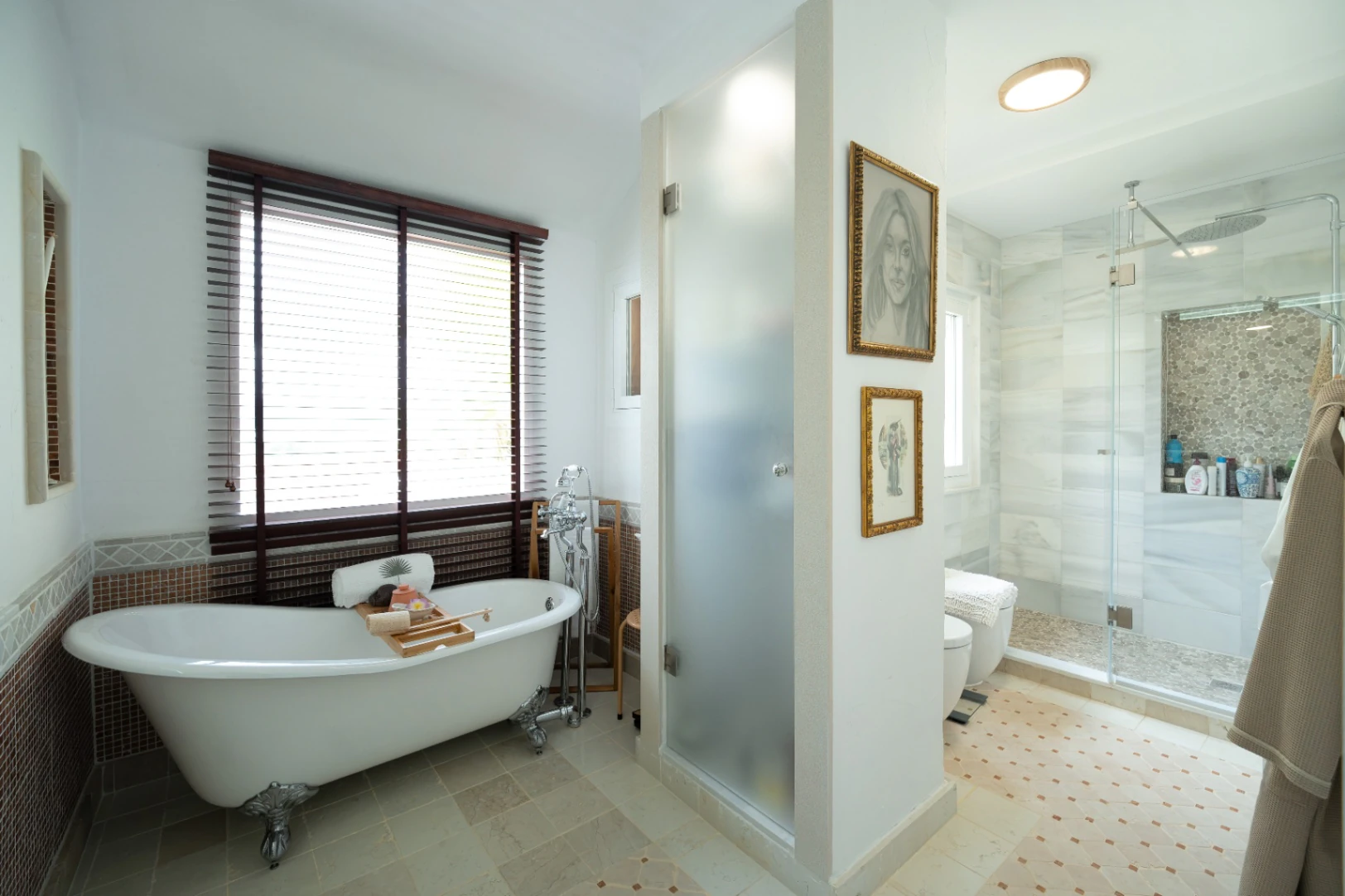 Chalet exclusivo con gran parcela y piscina junto a La Eliana, Valencia