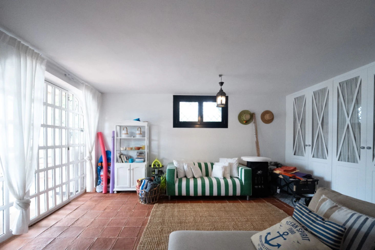 Chalet exclusivo con gran parcela y piscina junto a La Eliana, Valencia