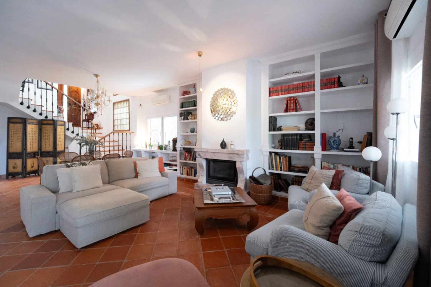 Chalet exclusivo con gran parcela y piscina junto a La Eliana, Valencia