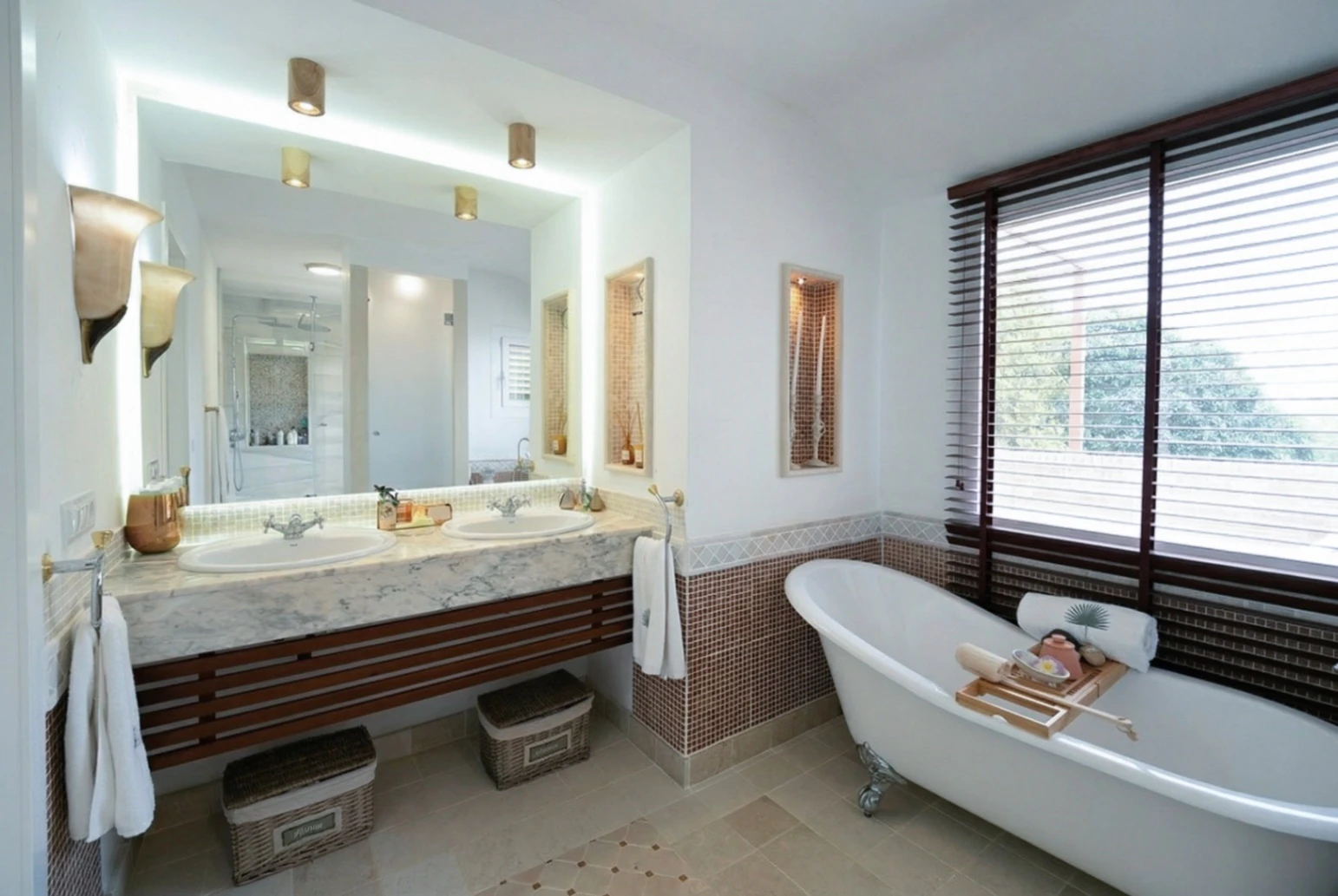 Chalet exclusivo con gran parcela y piscina junto a La Eliana, Valencia