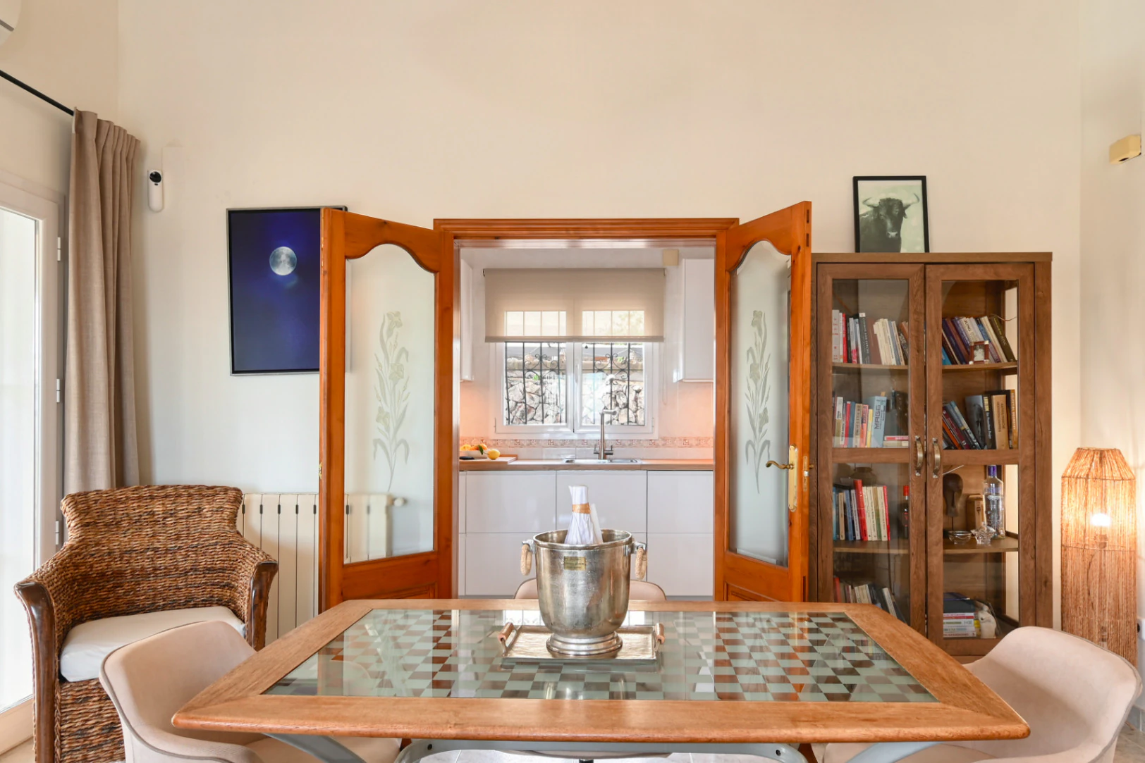Villa en Benitachell con piscina, vistas al mar y energía solar
