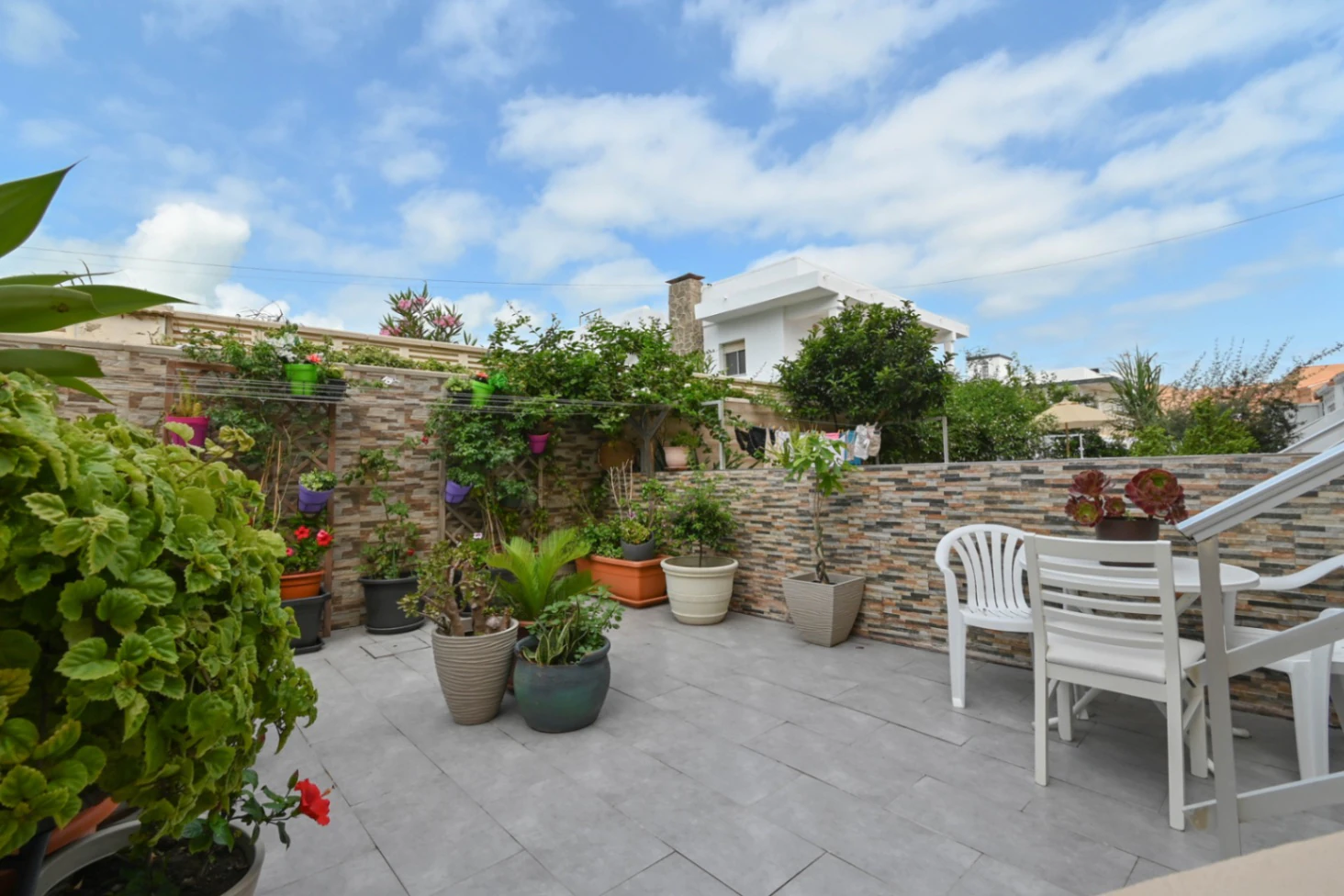 Vivienda frente al mar con garaje, terraza y 4 dormitorios