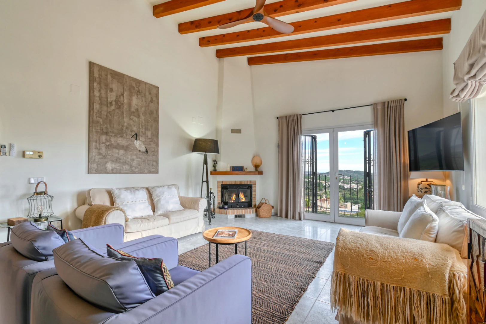 Villa en Benitachell con piscina, vistas al mar y energía solar