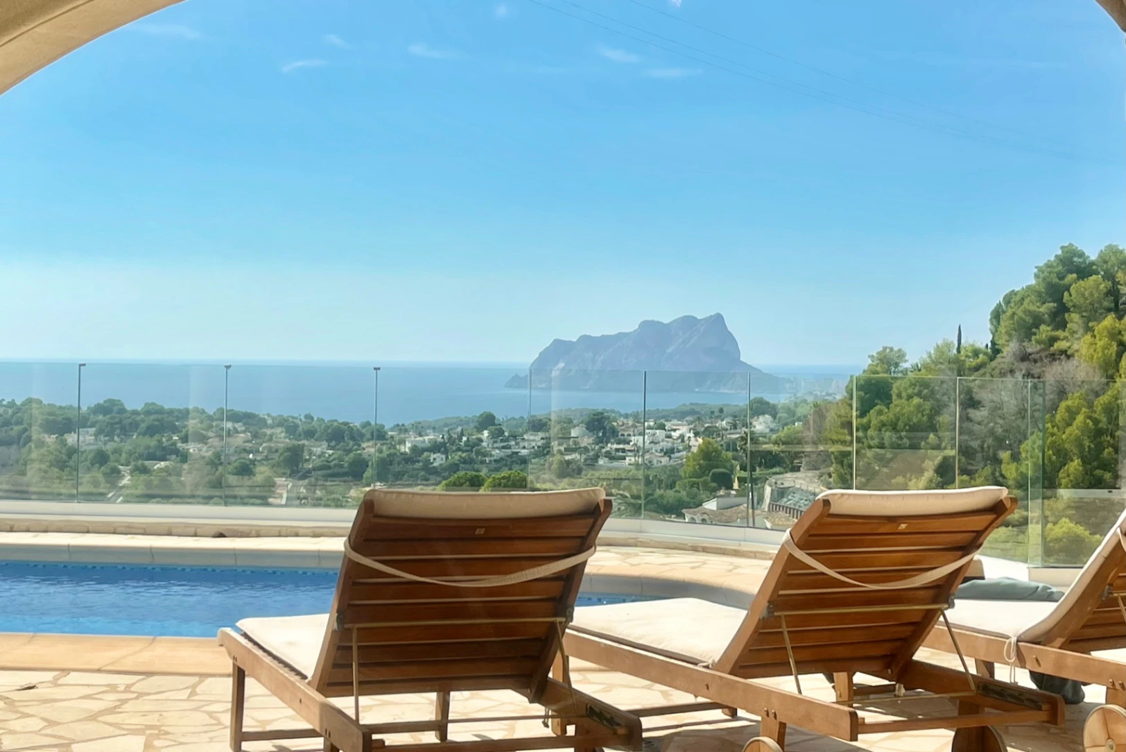 . DOS VILLAS +  APARTAMENTO DE INVITADOS . MORAIRA. VISTAS AL MAR