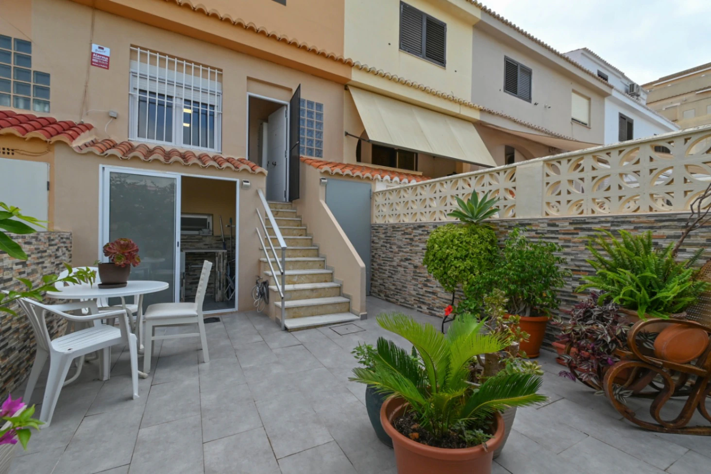 Vivienda frente al mar con garaje, terraza y 4 dormitorios
