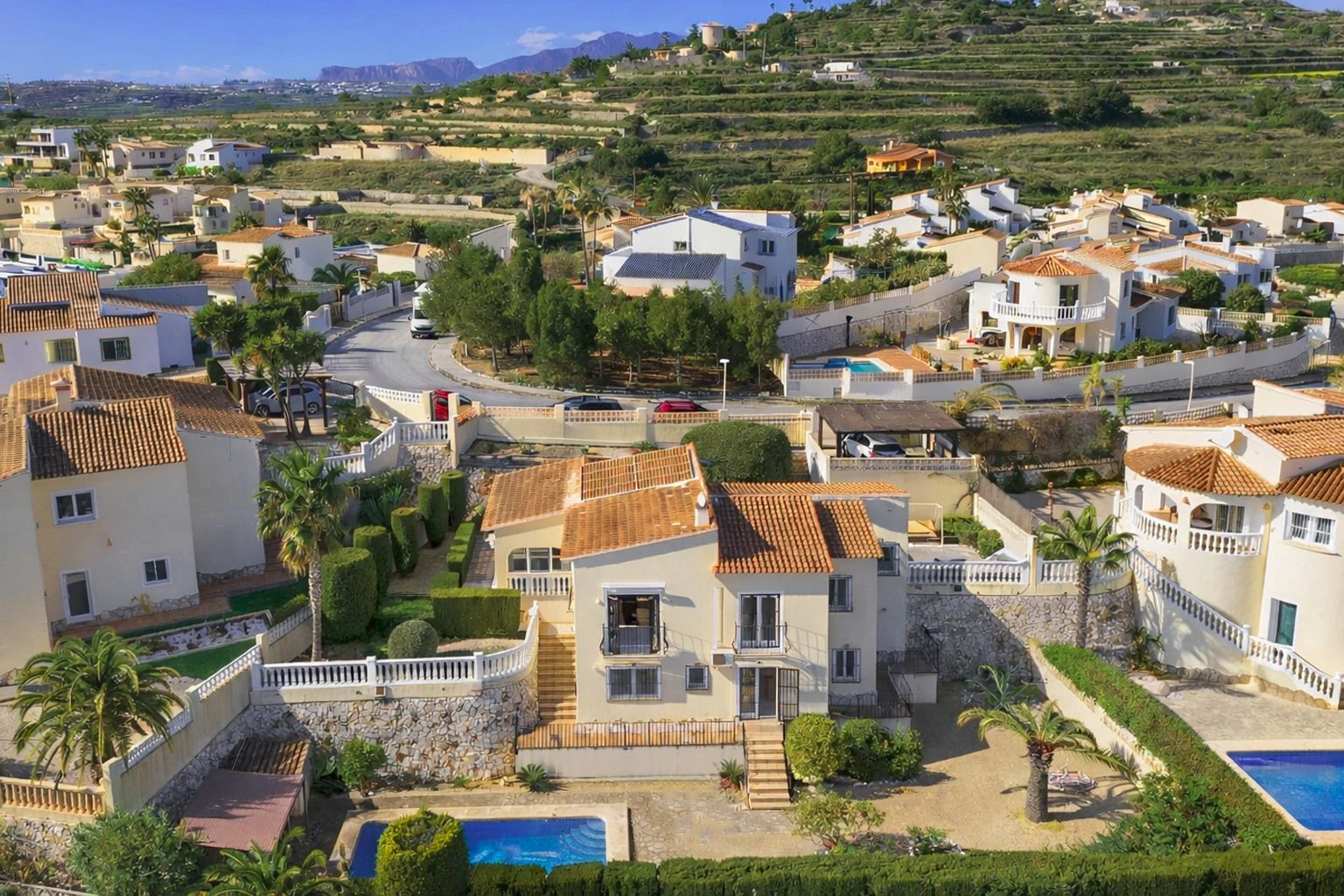 Villa en Benitachell con piscina, vistas al mar y energía solar