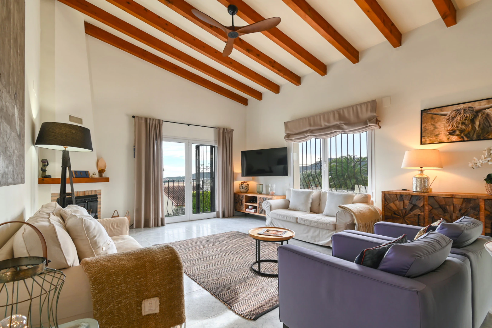 Villa en Benitachell con piscina, vistas al mar y energía solar