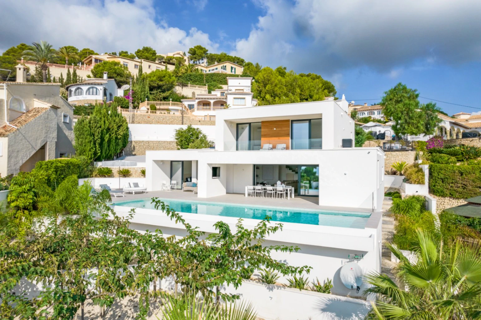 Preciosa Villa Moderna con vistas al mar en Moraira El Portet Costa Blanca - Imagen 1