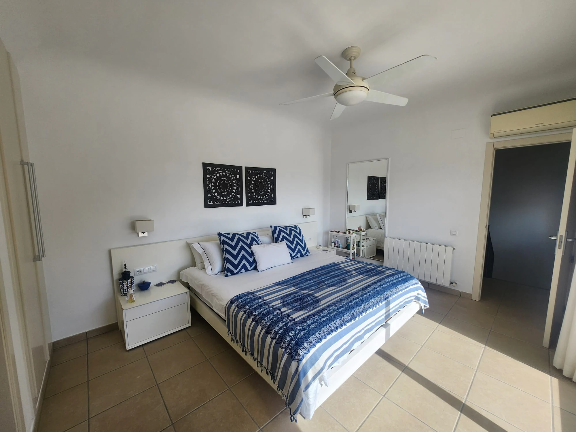 Villa Ibicenca con vistas al mar en Moraira El Portet Costa Blanca