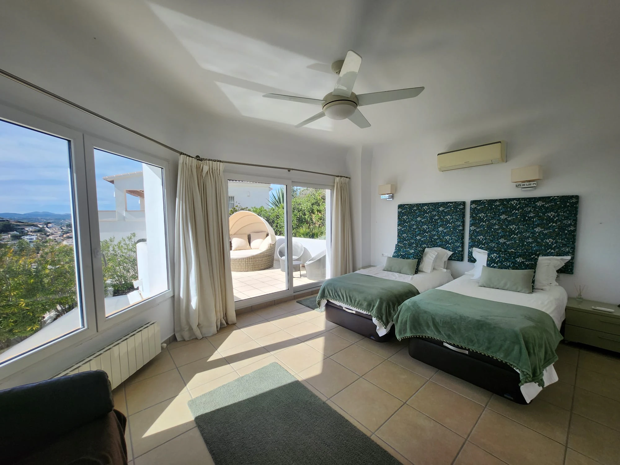 Villa Ibicenca con vistas al mar en Moraira El Portet Costa Blanca