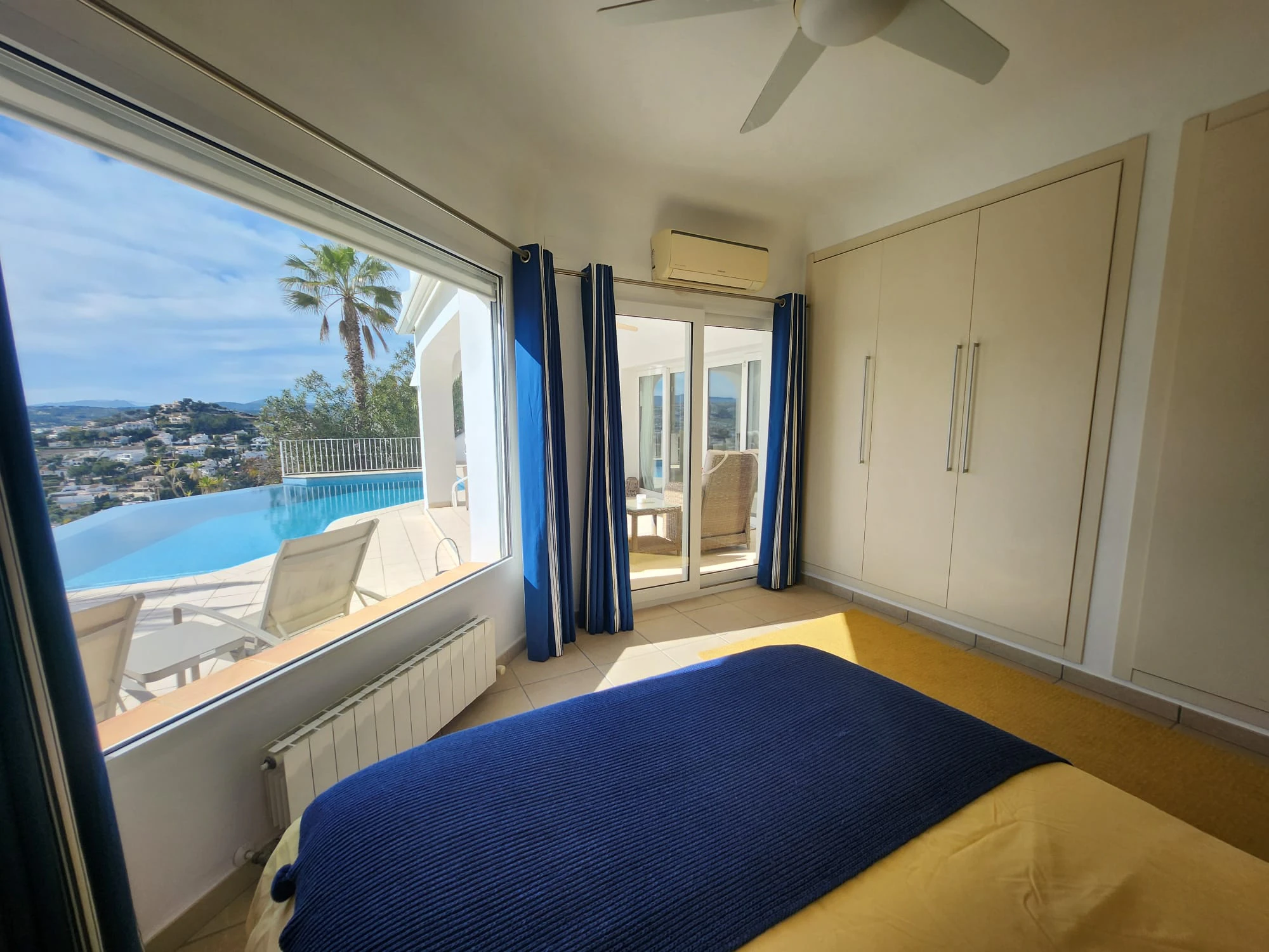 Villa Ibicenca con vistas al mar en Moraira El Portet Costa Blanca