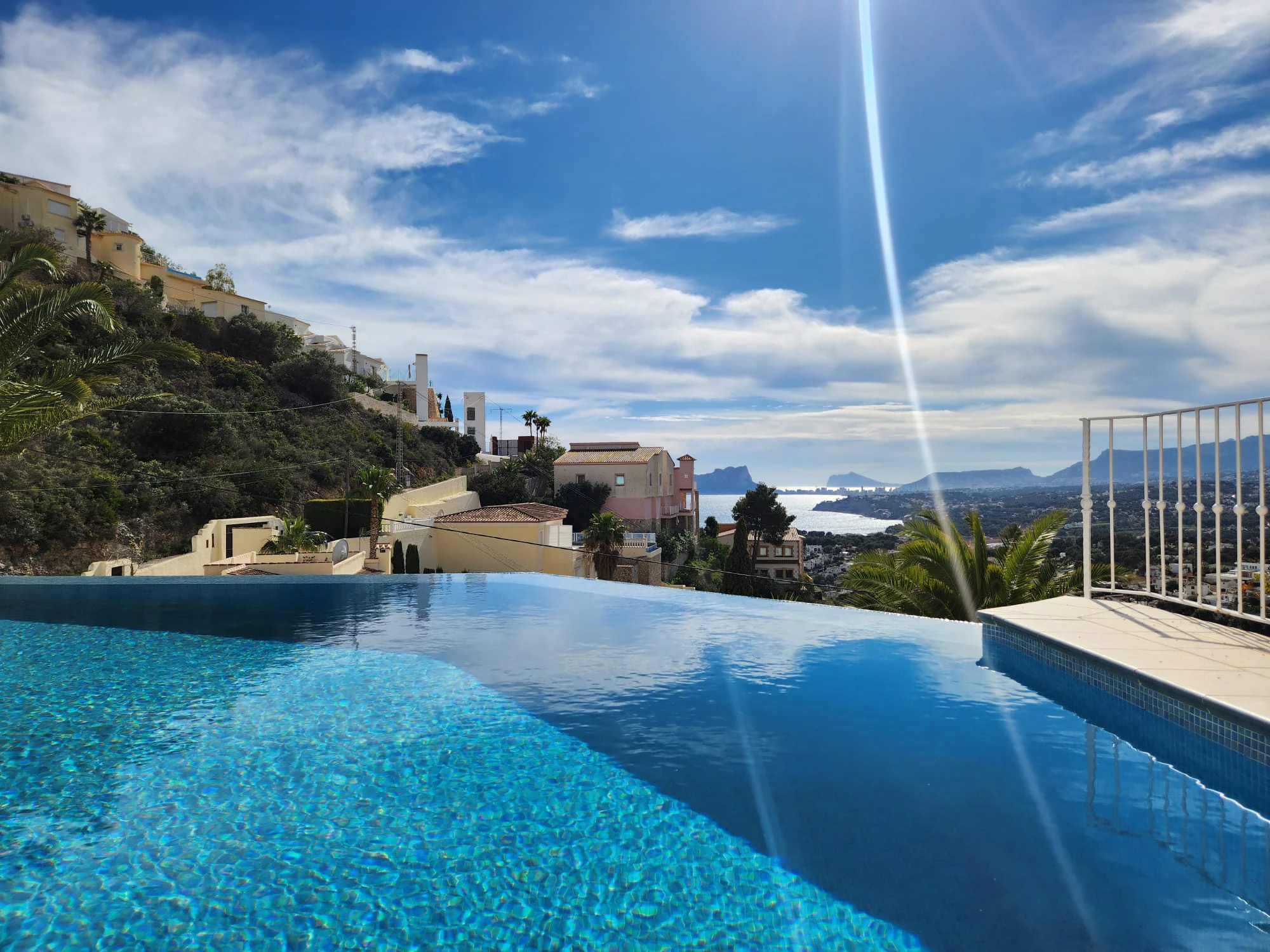 Villa Ibicenca con vistas al mar en Moraira El Portet Costa Blanca