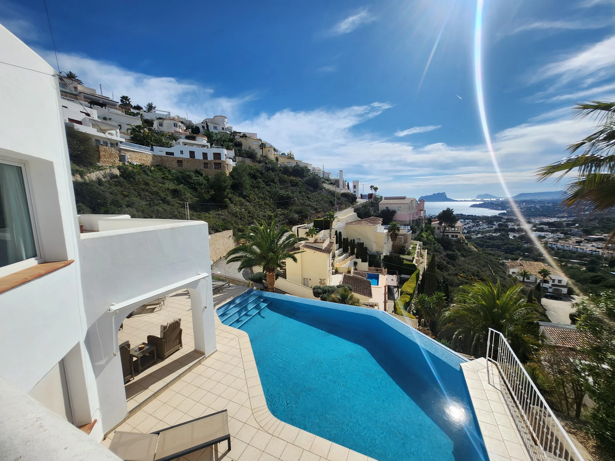 Villa Ibicenca con vistas al mar en Moraira El Portet Costa Blanca