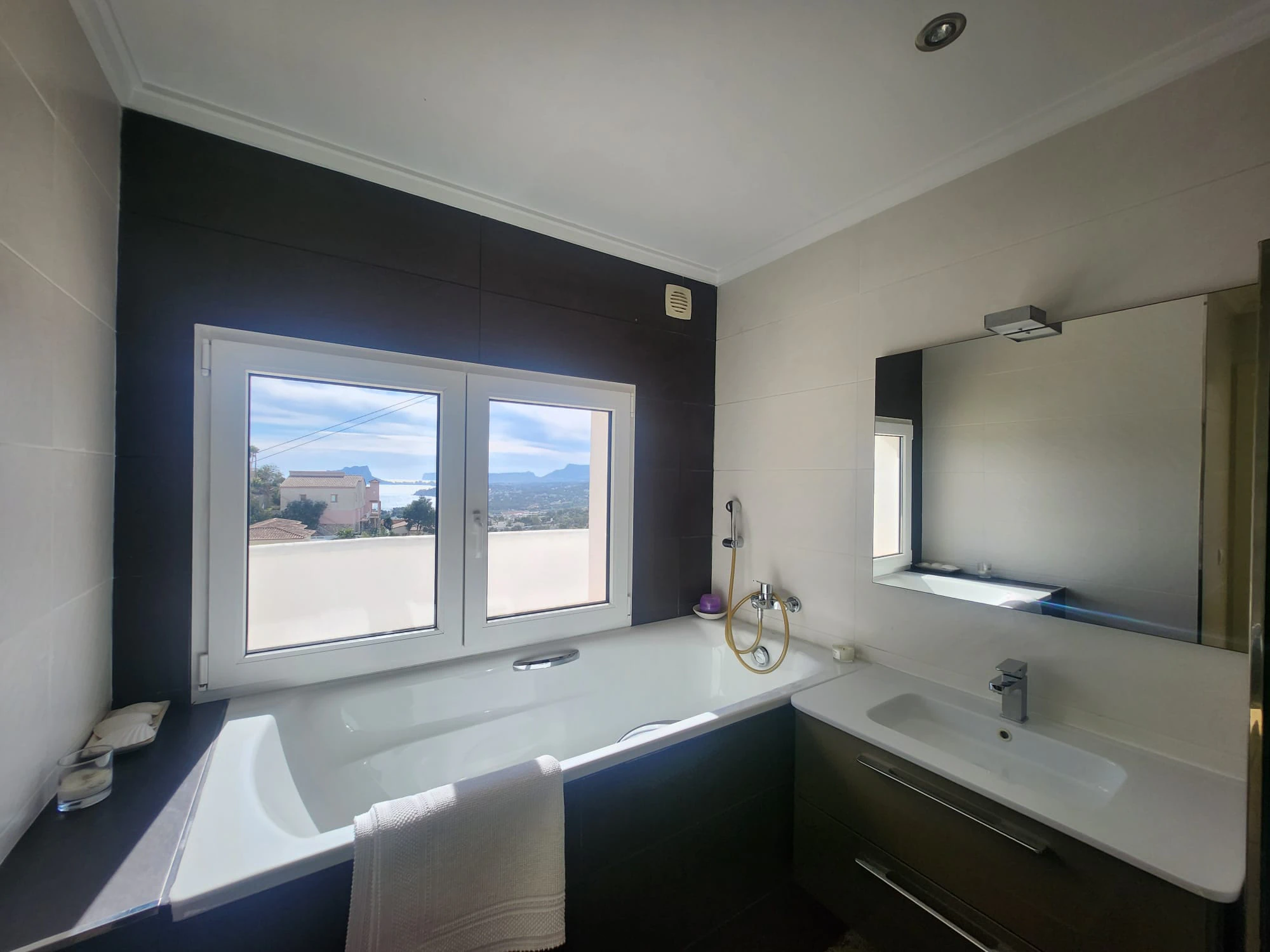 Villa Ibicenca con vistas al mar en Moraira El Portet Costa Blanca