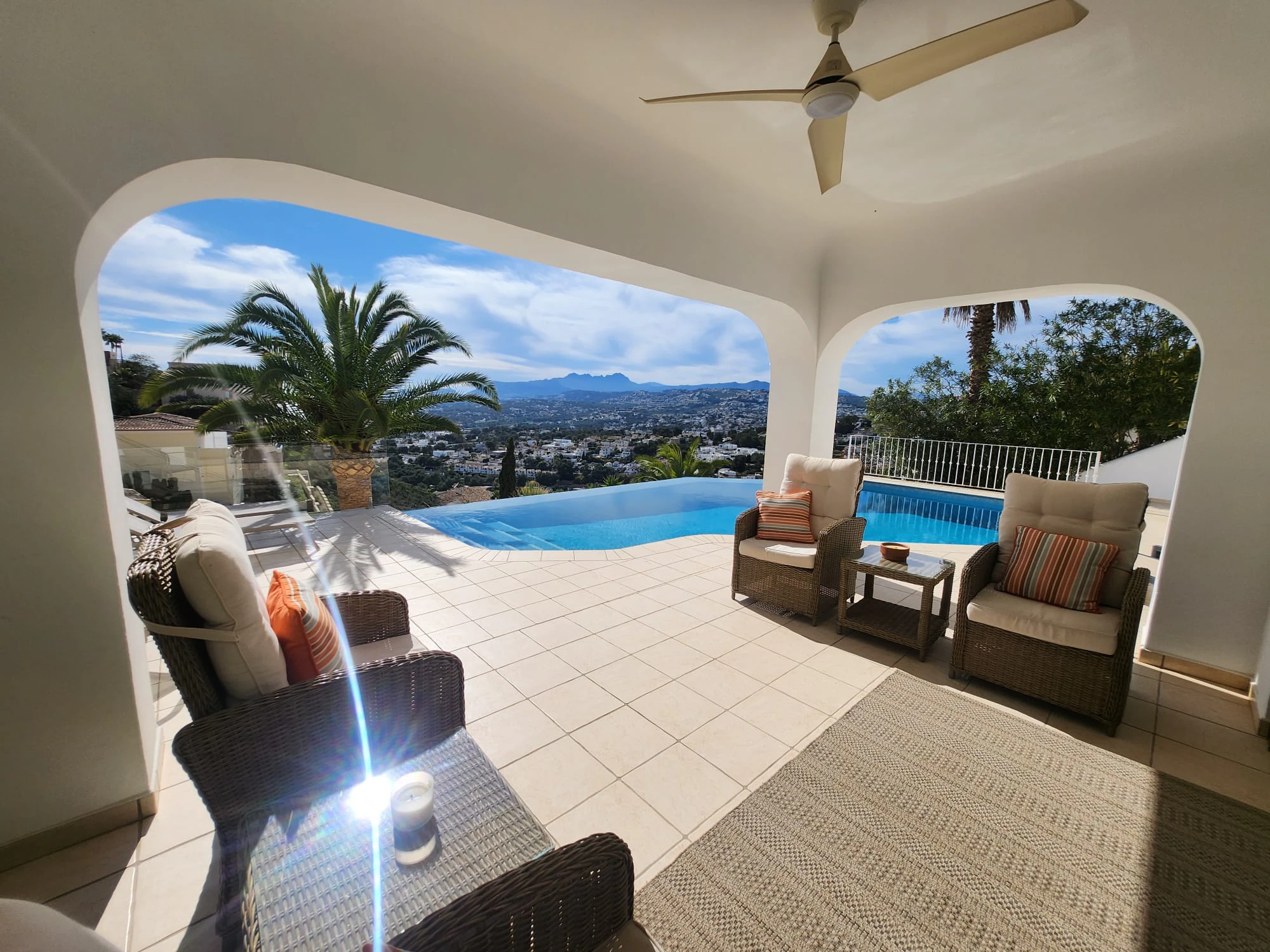 Villa Ibicenca con vistas al mar en Moraira El Portet Costa Blanca
