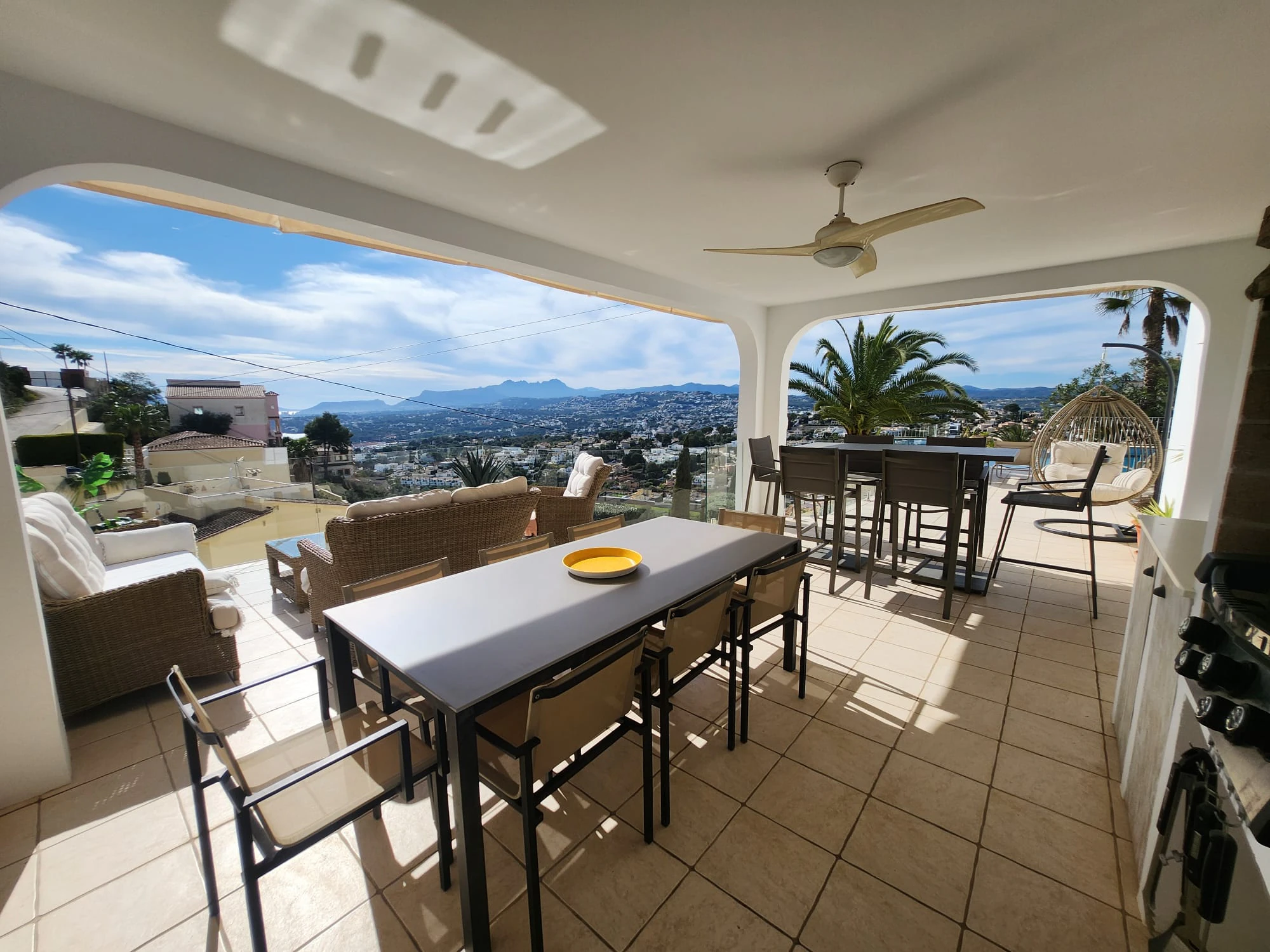 Villa Ibicenca con vistas al mar en Moraira El Portet Costa Blanca