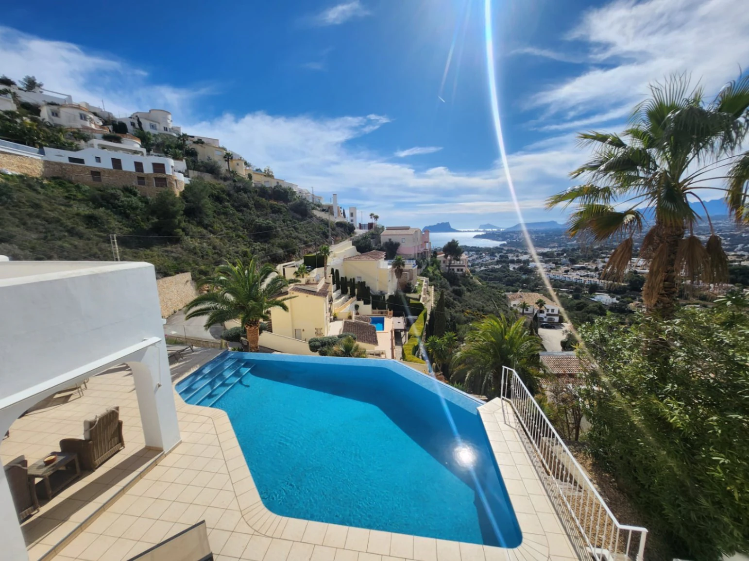 Villa Ibicenca con vistas al mar en Moraira El Portet Costa Blanca