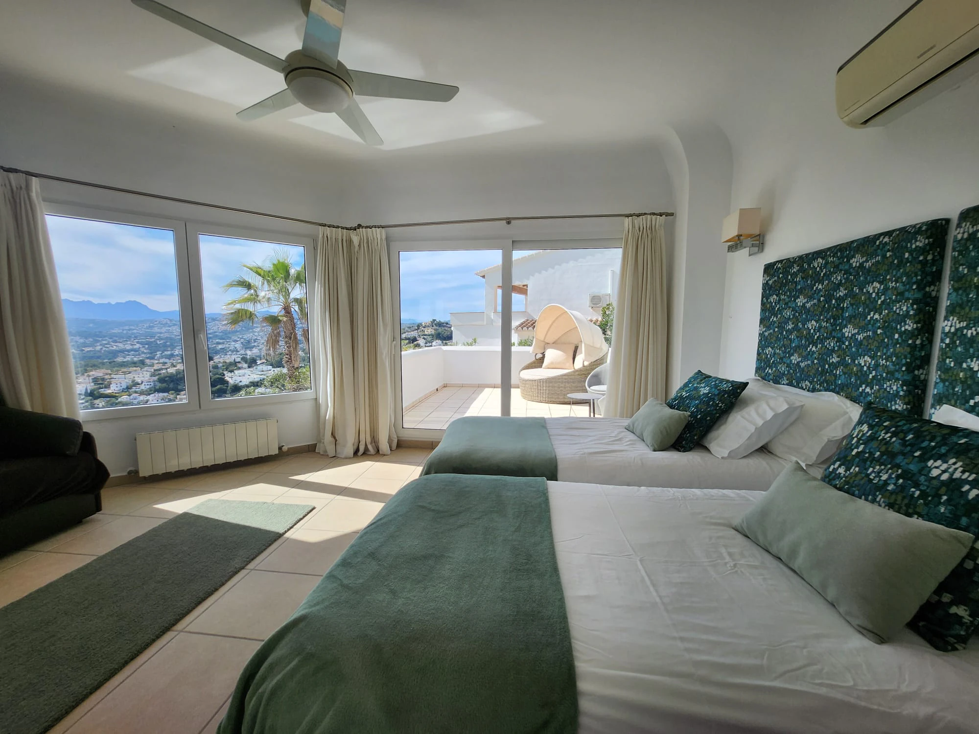Villa Ibicenca con vistas al mar en Moraira El Portet Costa Blanca
