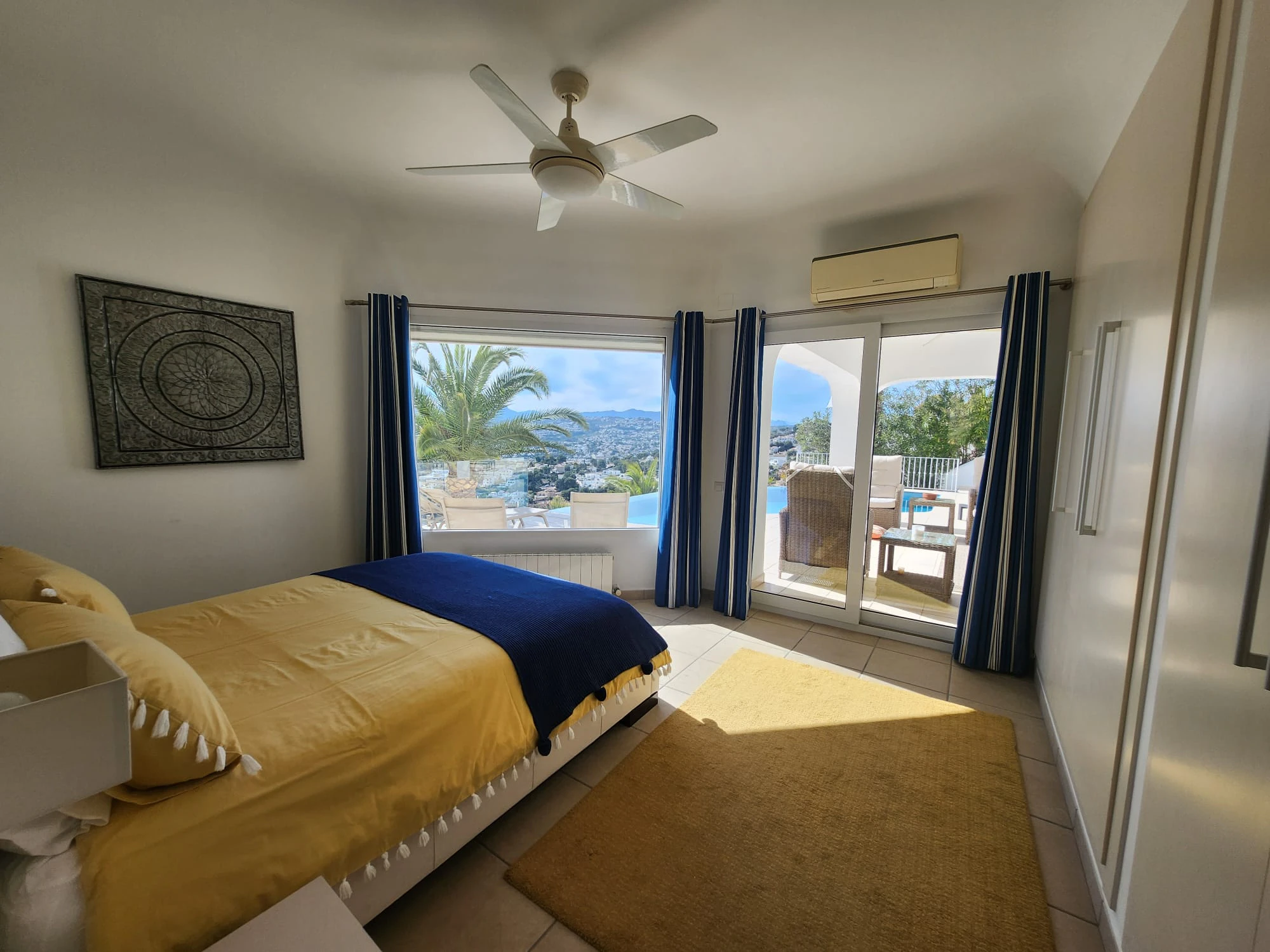 Villa Ibicenca con vistas al mar en Moraira El Portet Costa Blanca