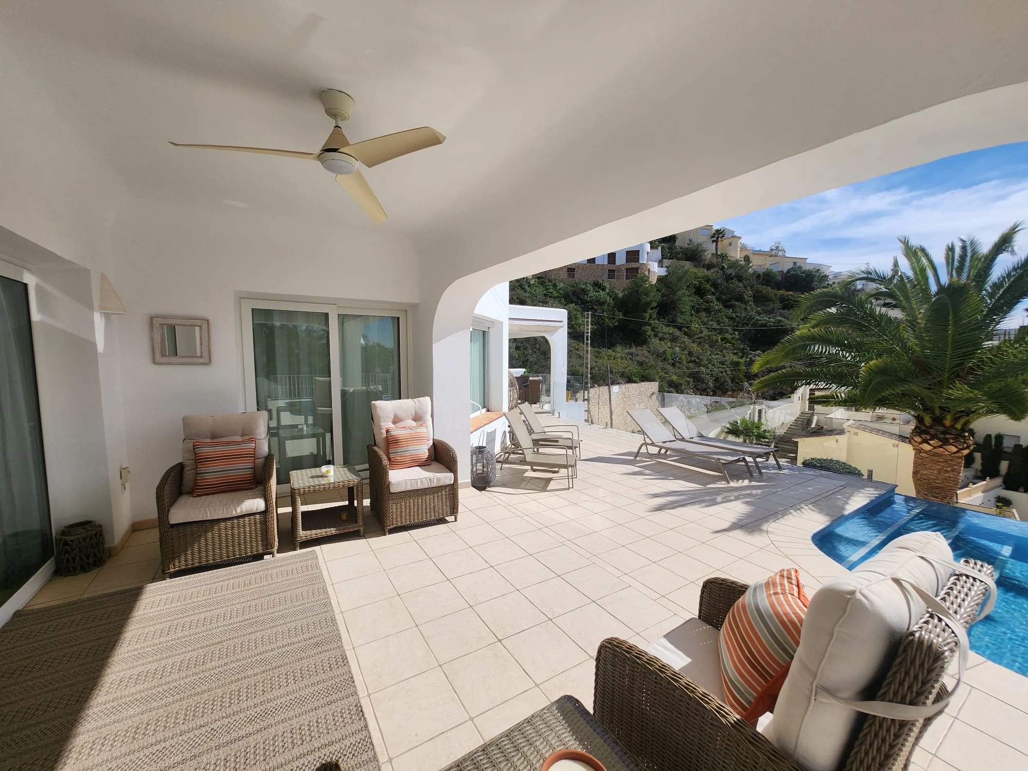 Villa Ibicenca con vistas al mar en Moraira El Portet Costa Blanca