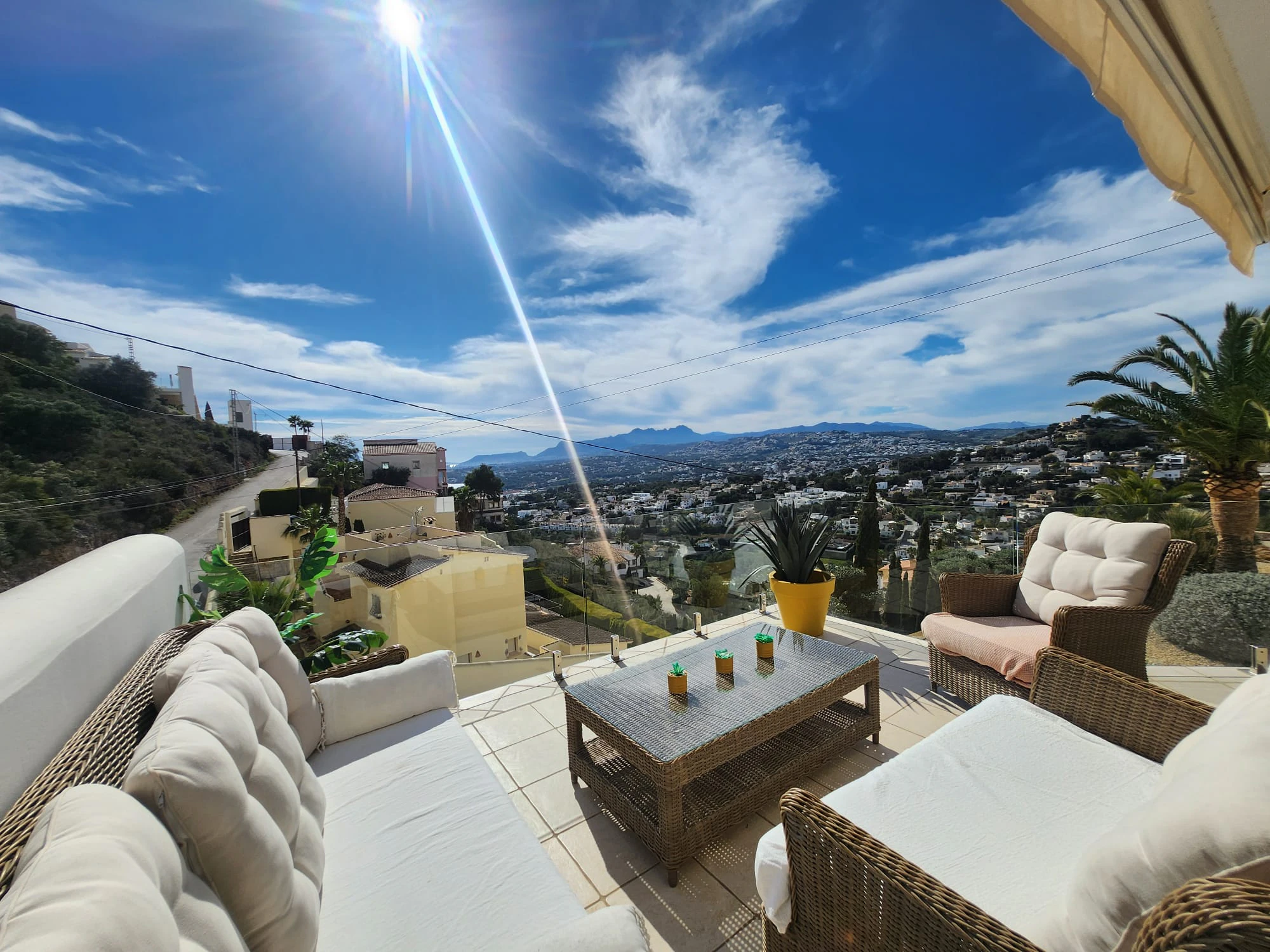 Villa Ibicenca con vistas al mar en Moraira El Portet Costa Blanca
