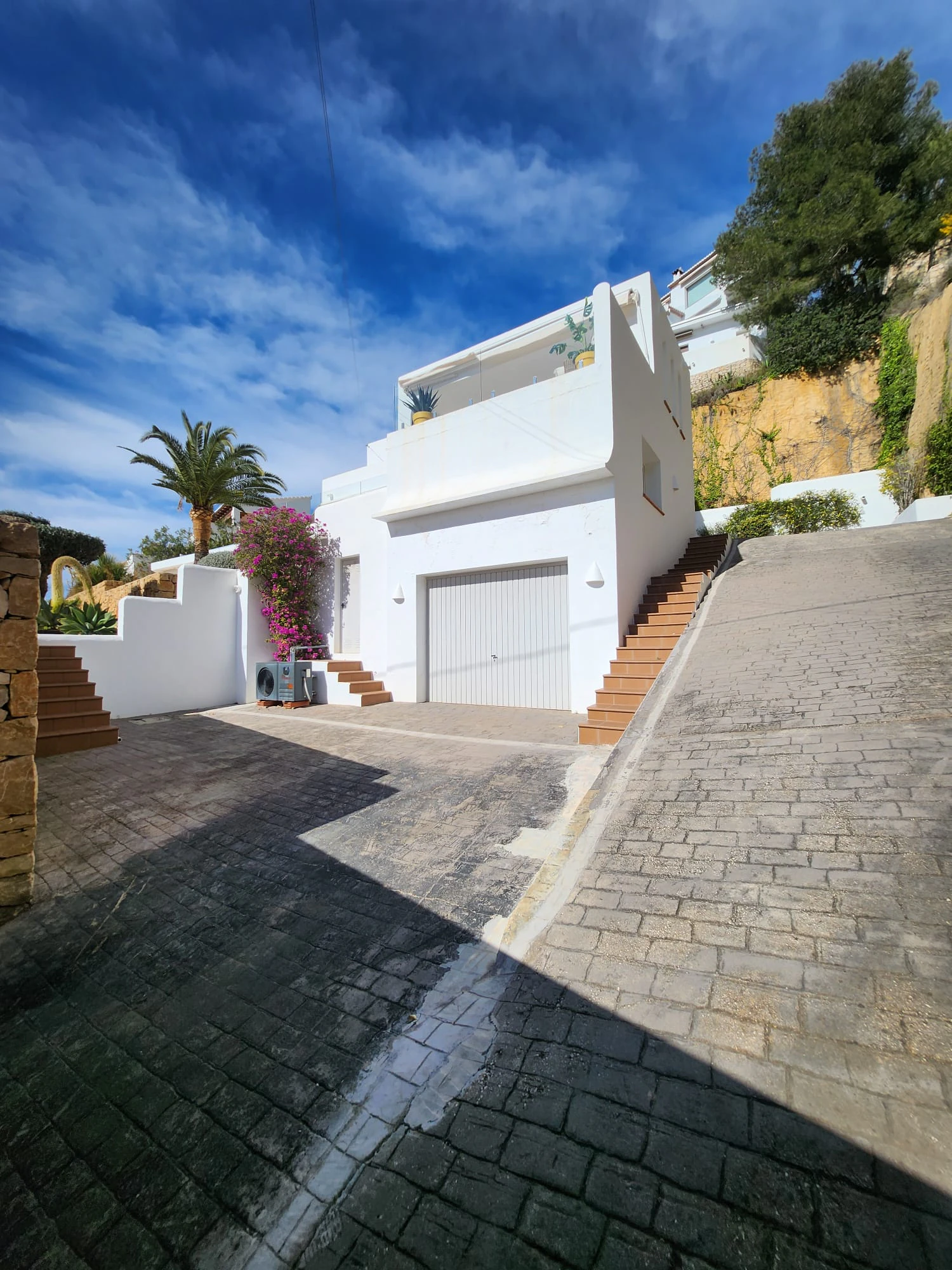 Villa Ibicenca con vistas al mar en Moraira El Portet Costa Blanca