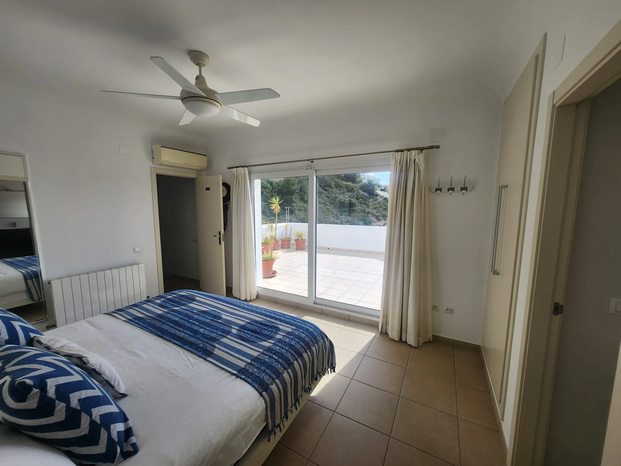 Villa Ibicenca con vistas al mar en Moraira El Portet Costa Blanca