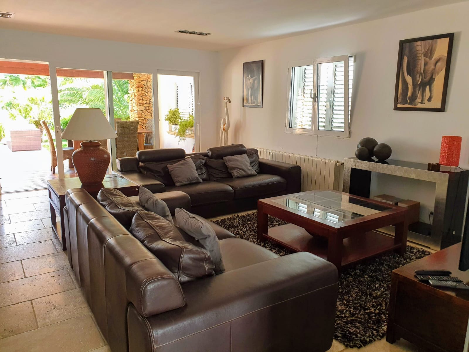 Bonita villa en venta con amplia parcela en Teulada