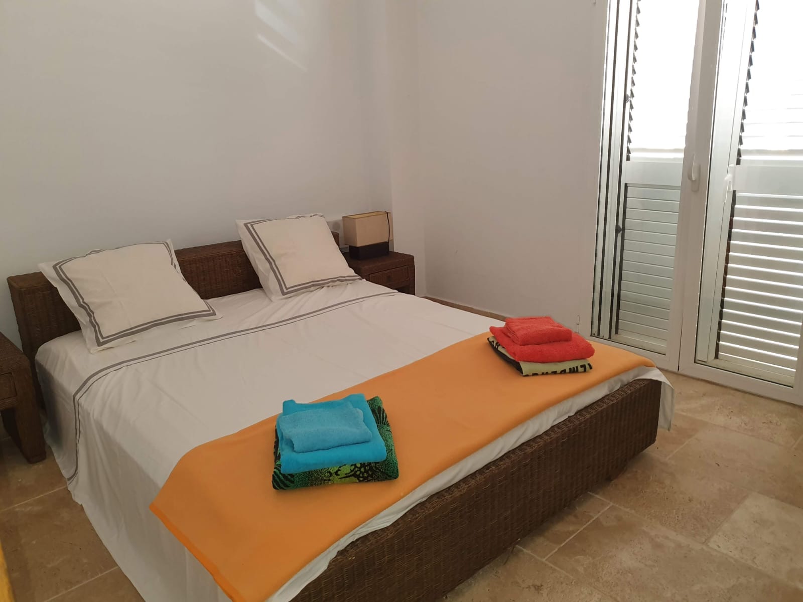 Bonita villa en venta con amplia parcela en Teulada