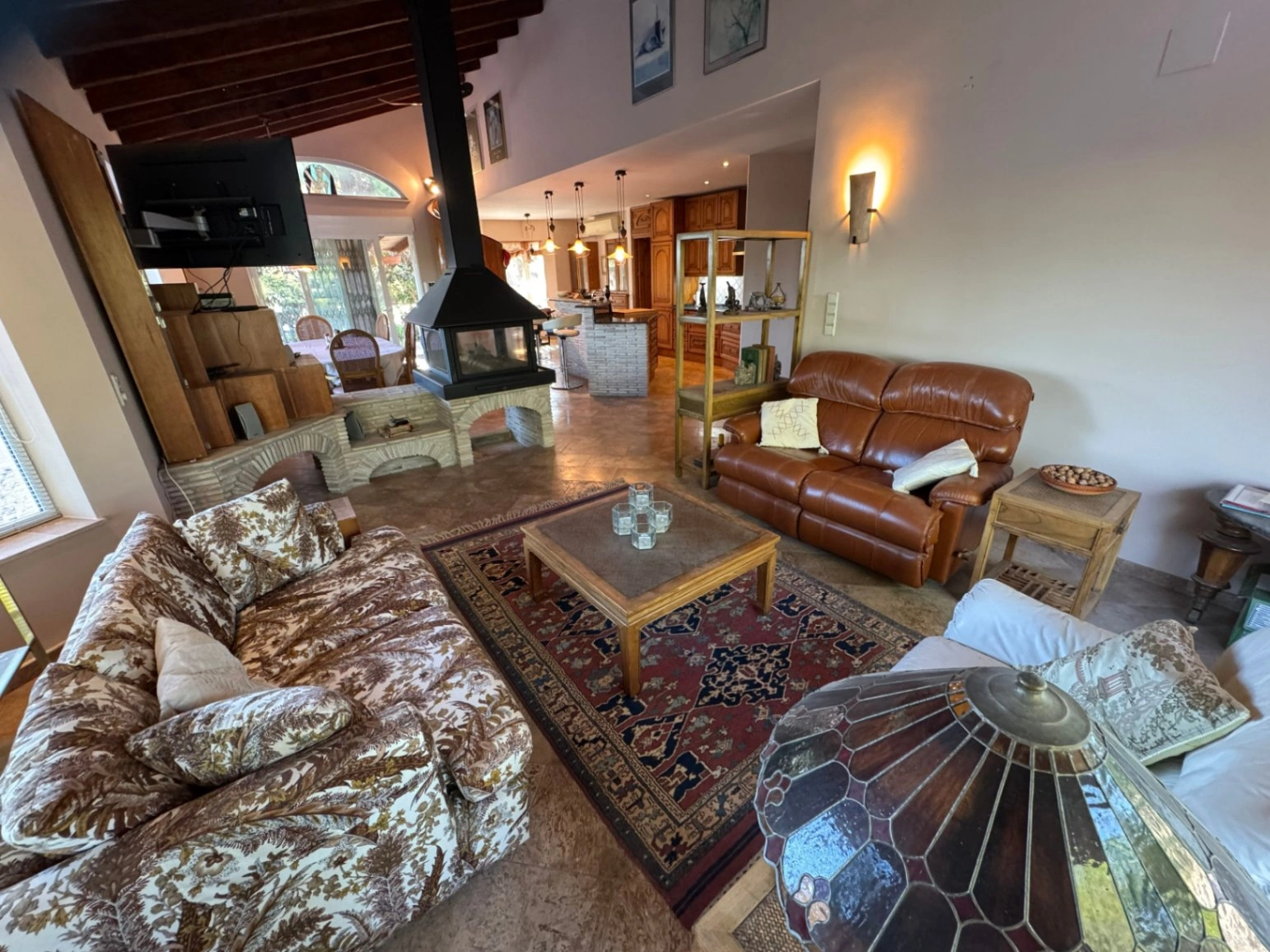 Villa Rústica con Jardín