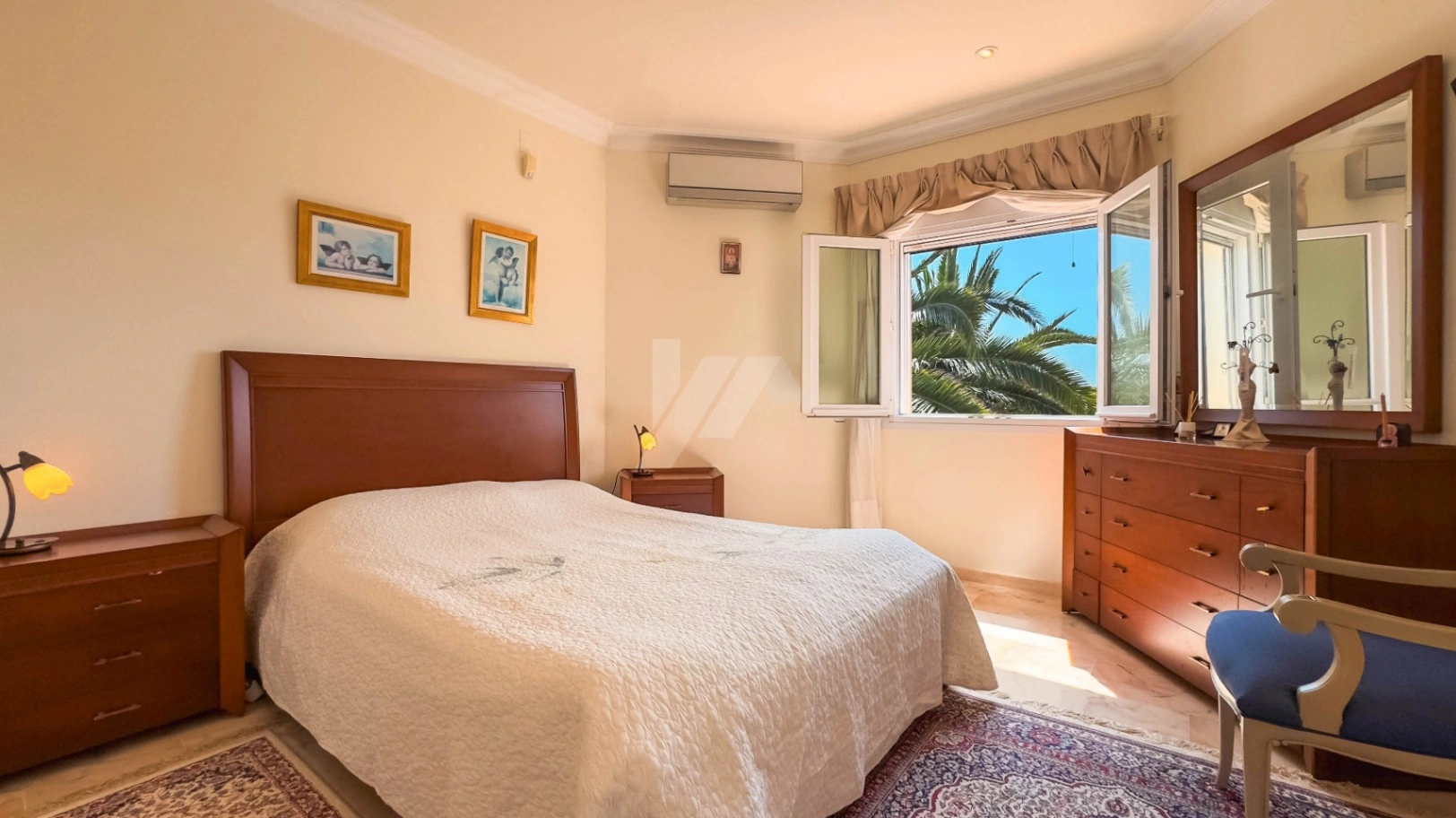 Villa de lujo en venta en Moraira con vistas al mar.
