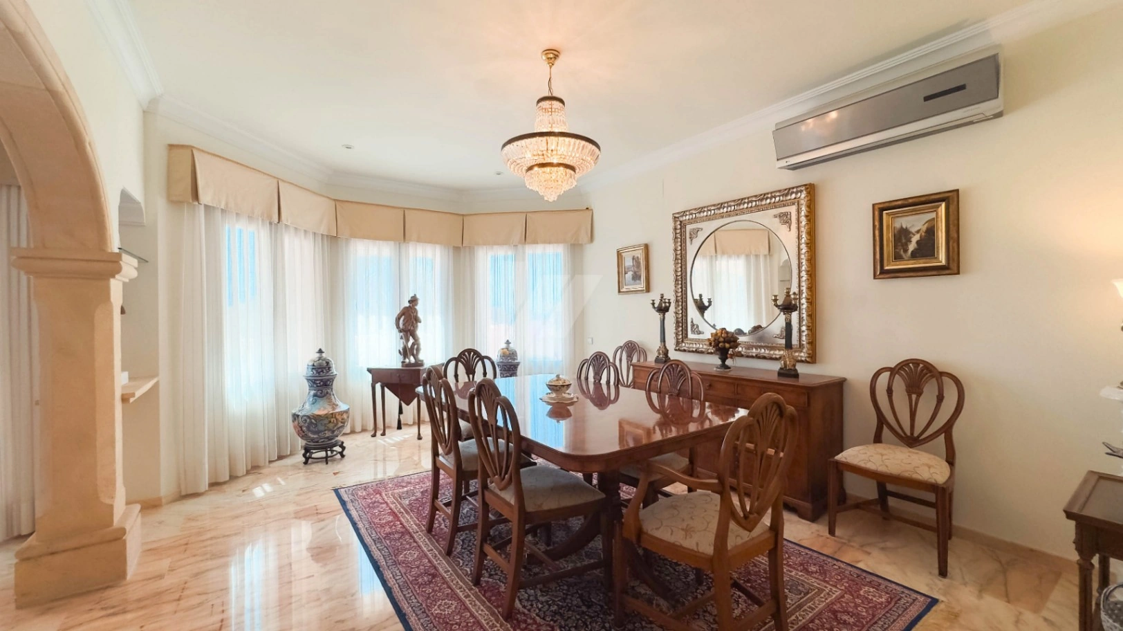 Villa de lujo en venta en Moraira con vistas al mar.