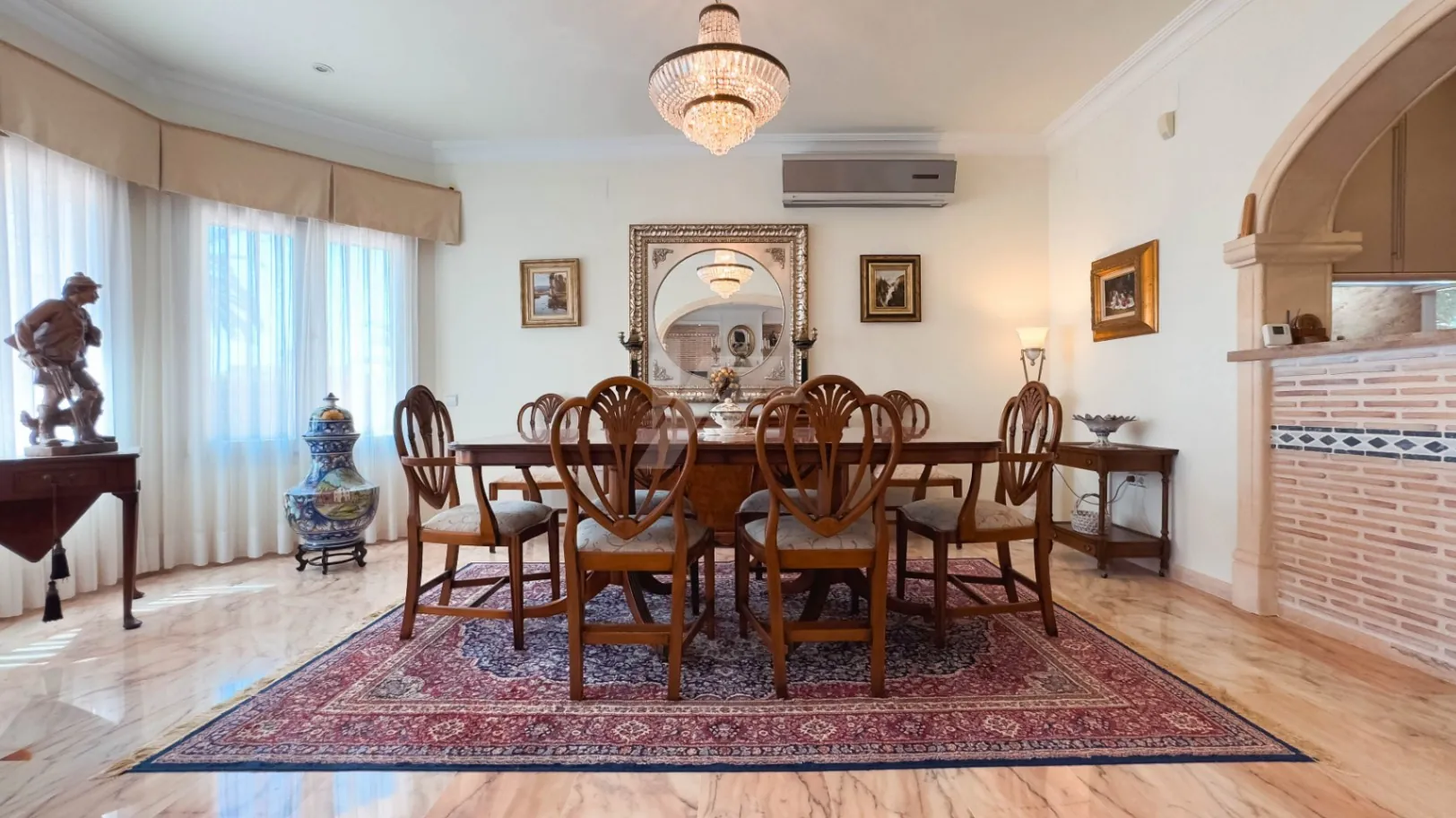 Villa de lujo en venta en Moraira con vistas al mar.