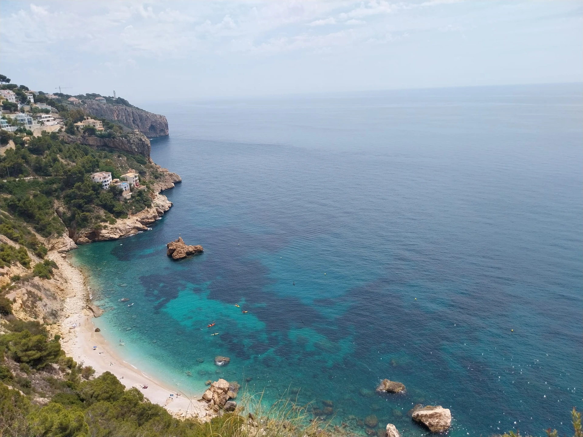 Fantástica parcela con inmejorables vistas al mar en venta en Javea