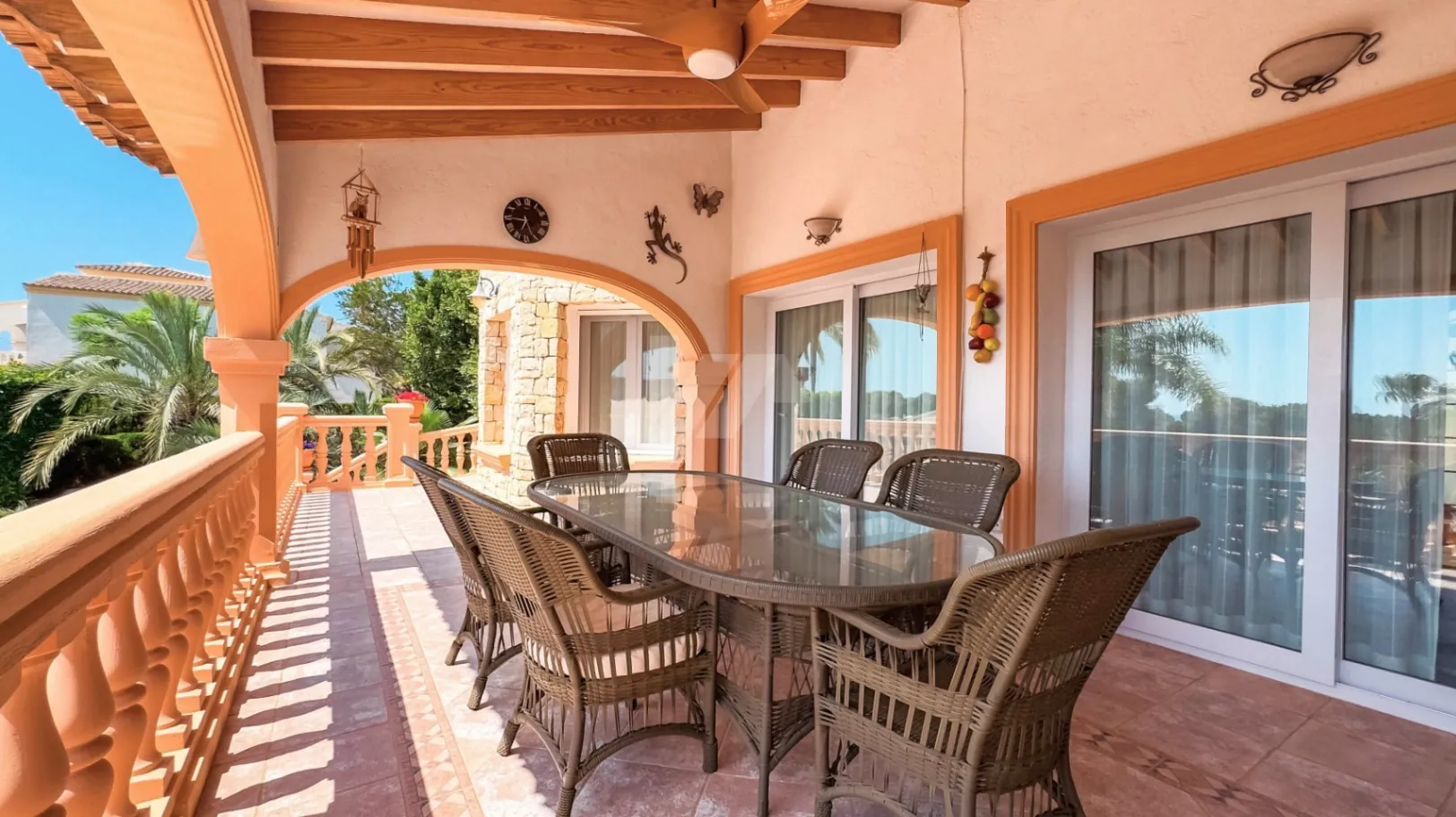 Villa de lujo en venta en Moraira con vistas al mar.