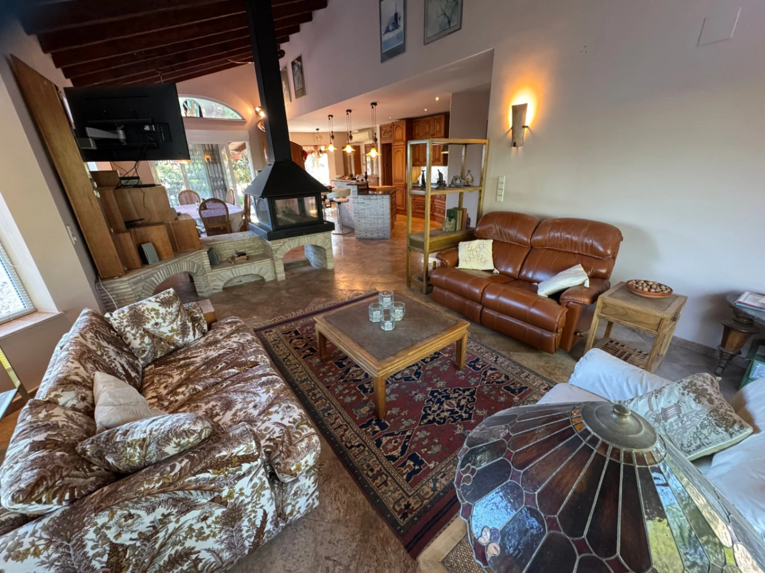 Villa Rústica con Jardín